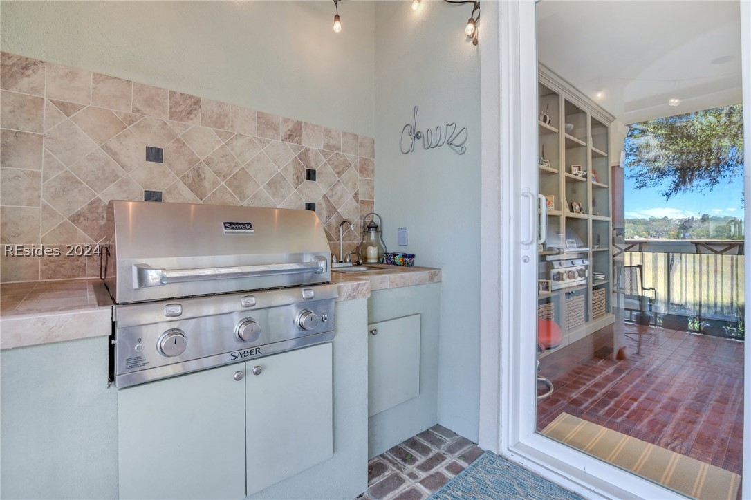 25 Seagrass Landing Court