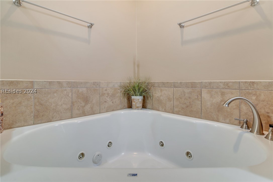 25 Seagrass Landing Court