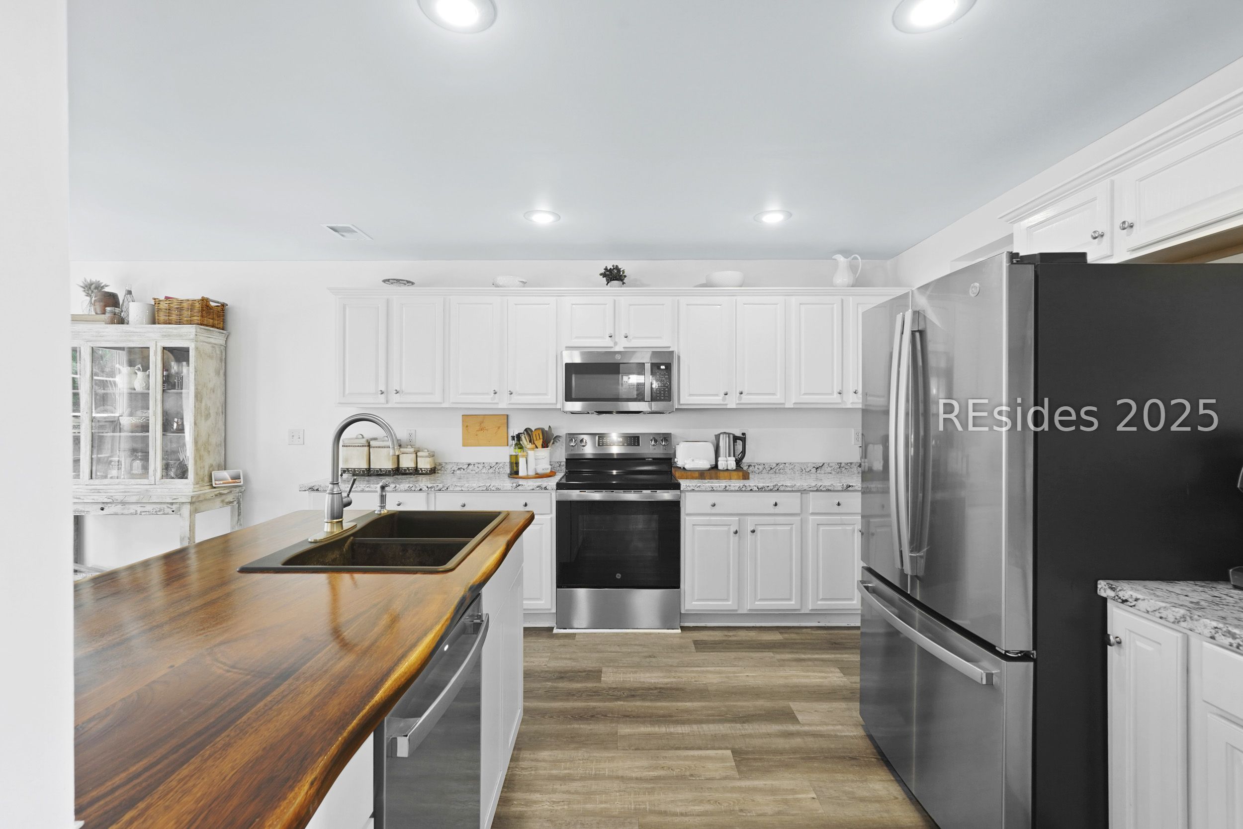 249 Hitching Post Crescent