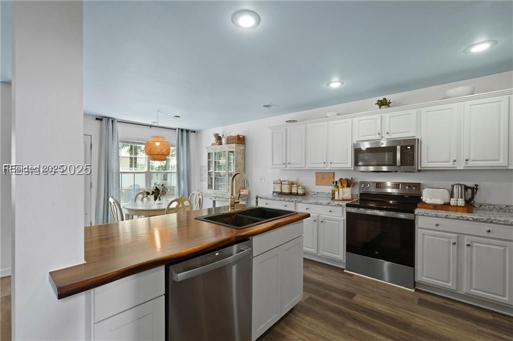 249 Hitching Post Crescent