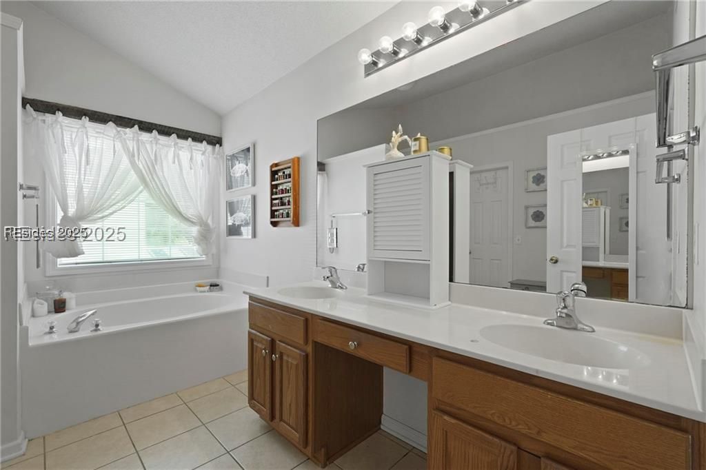 249 Hitching Post Crescent