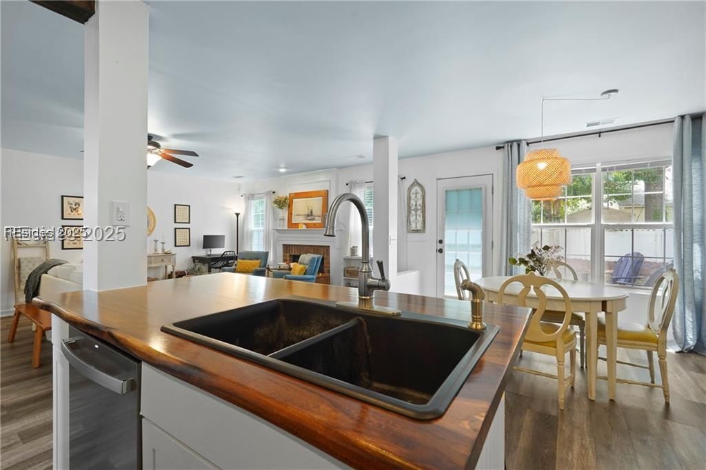 249 Hitching Post Crescent