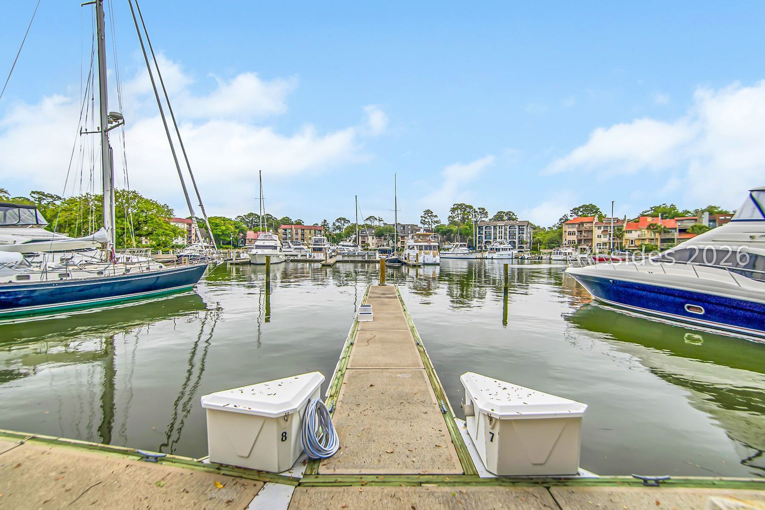 21 Lake Forest Drive Unit: APT 3342