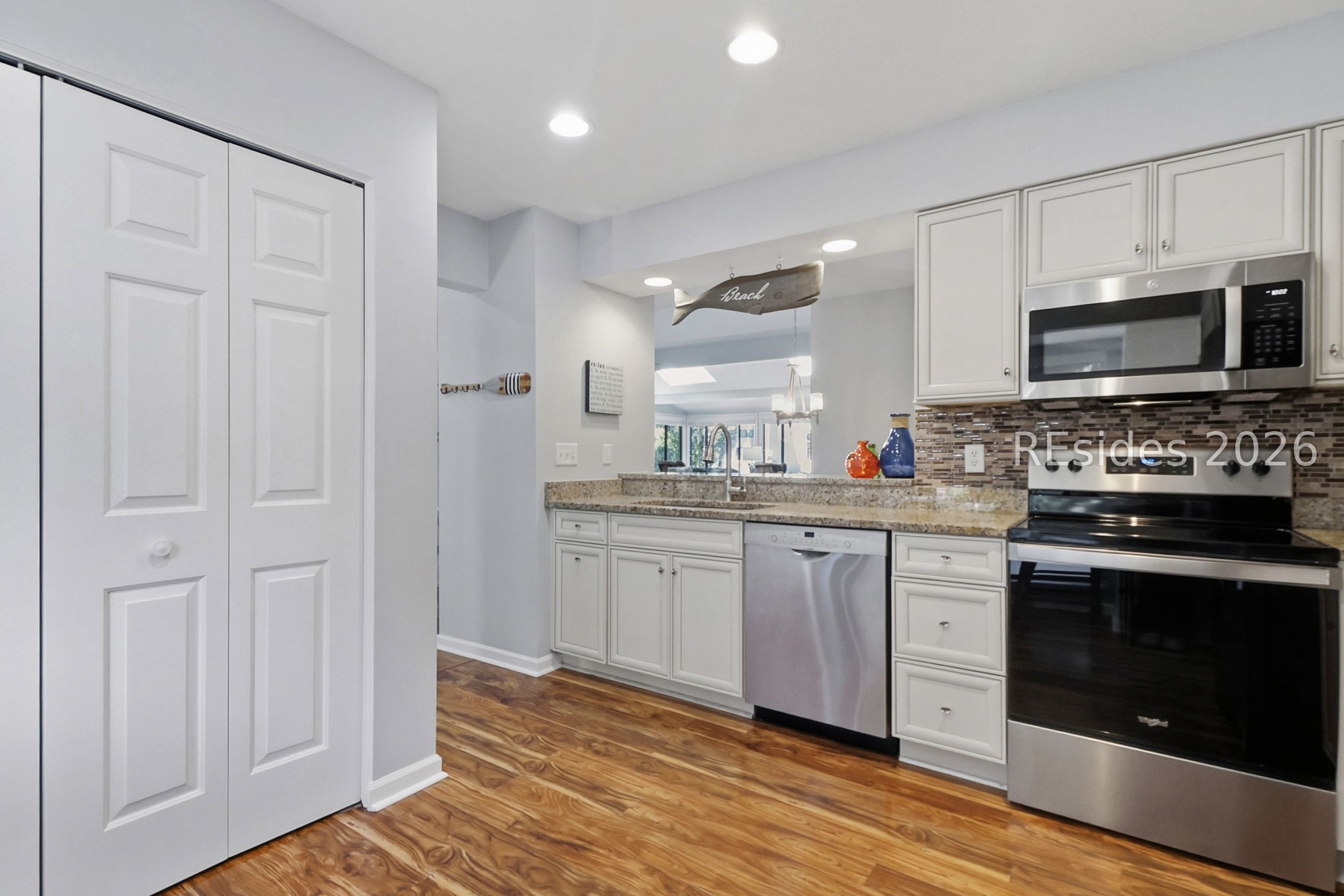 21 Lake Forest Drive Unit: APT 3342