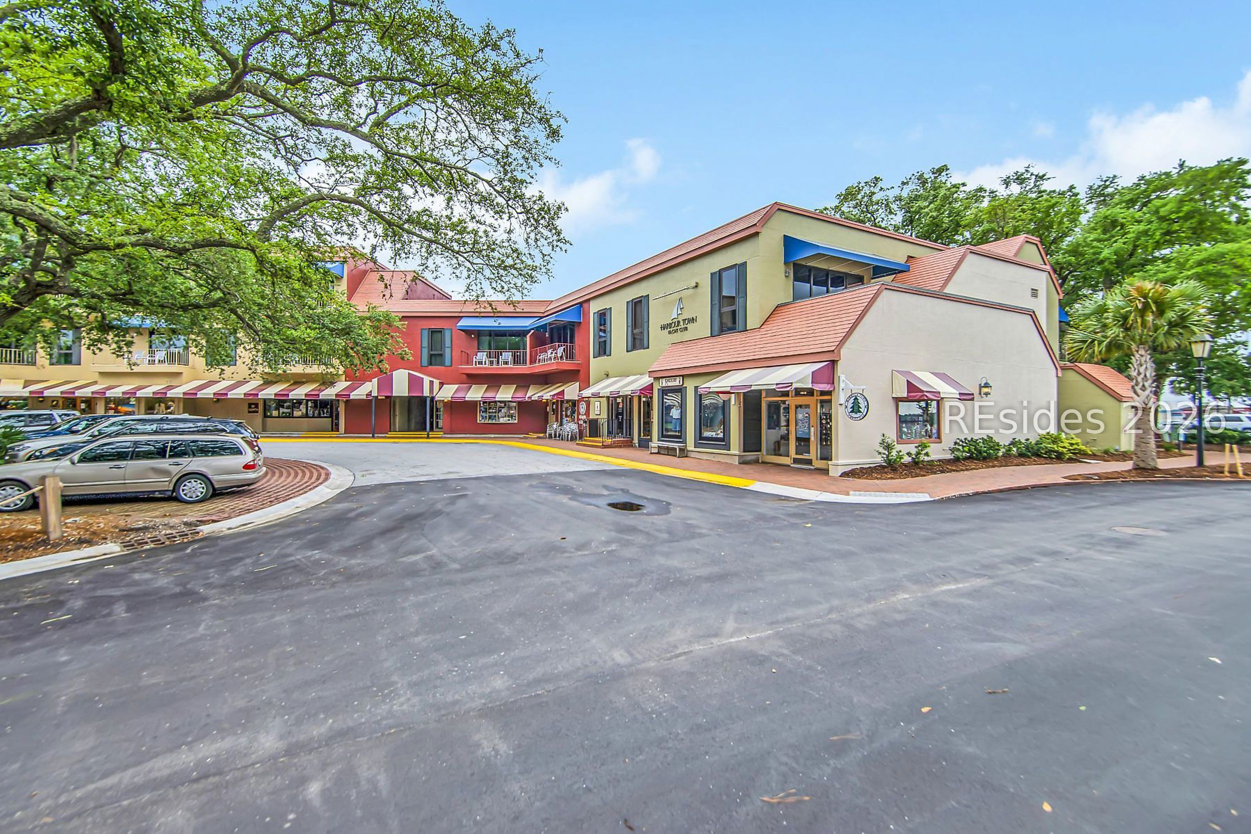 21 Lake Forest Drive Unit: APT 3342