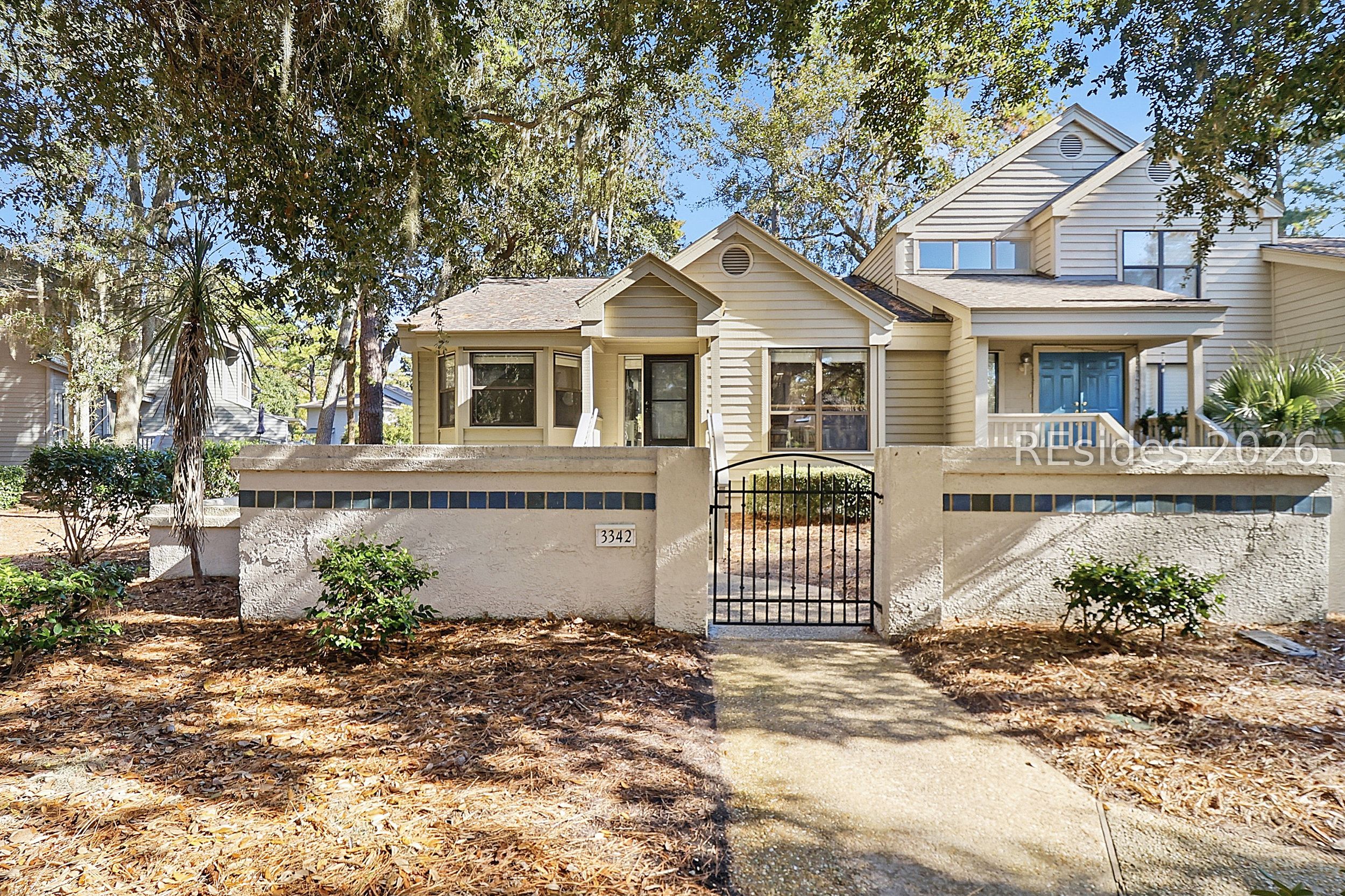 21 Lake Forest Drive Unit: APT 3342