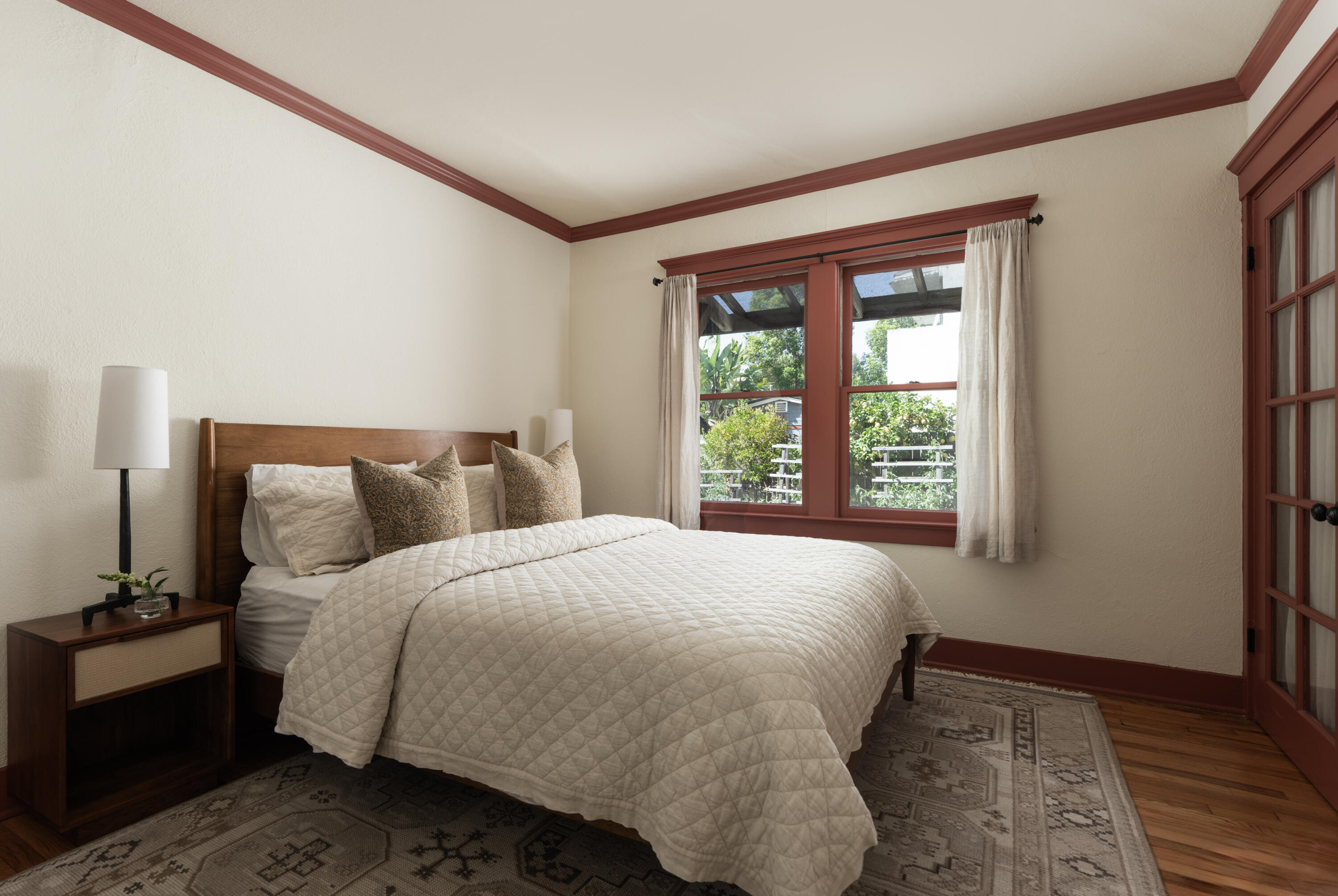 223 W Pedregosa Street