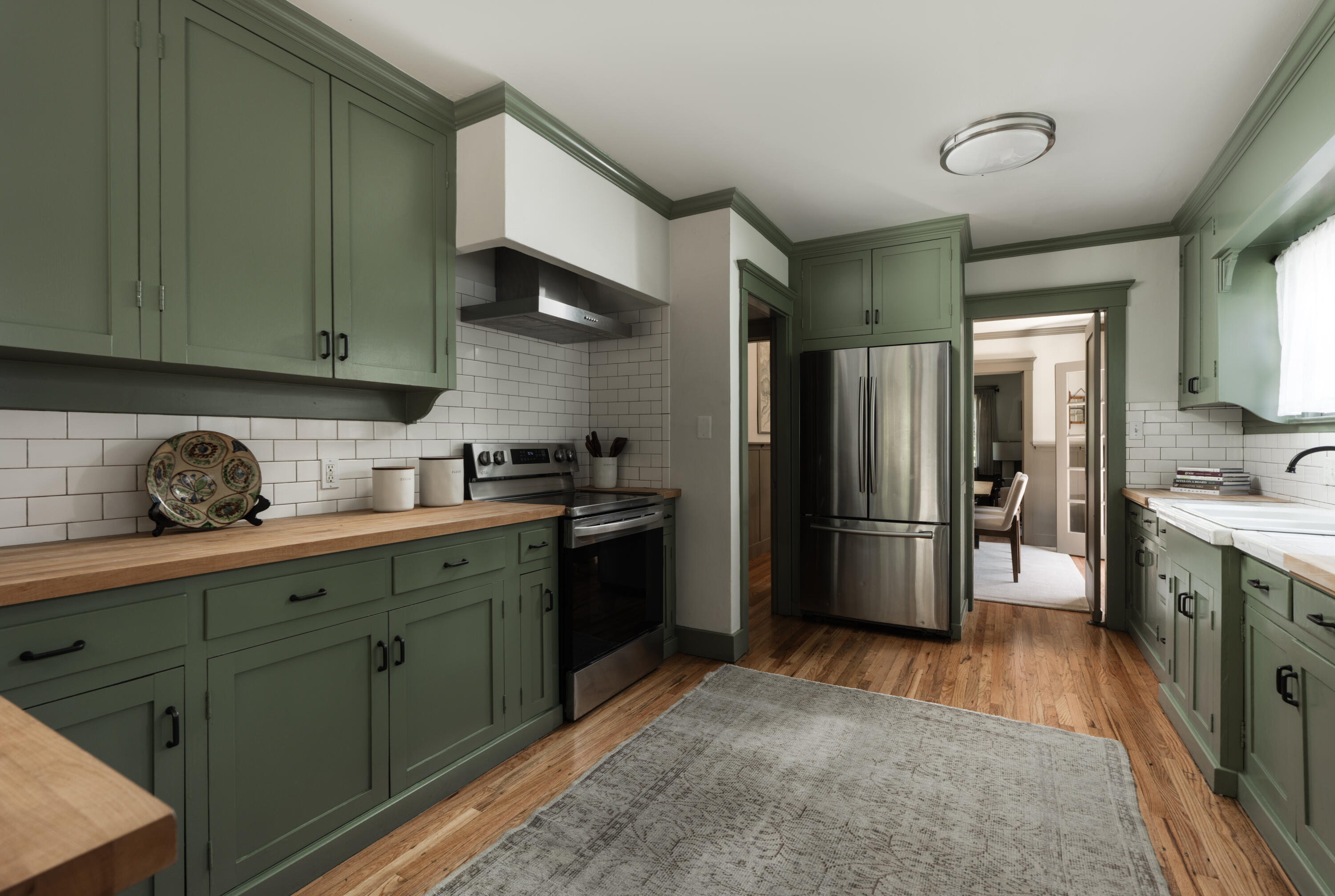 223 W Pedregosa Street