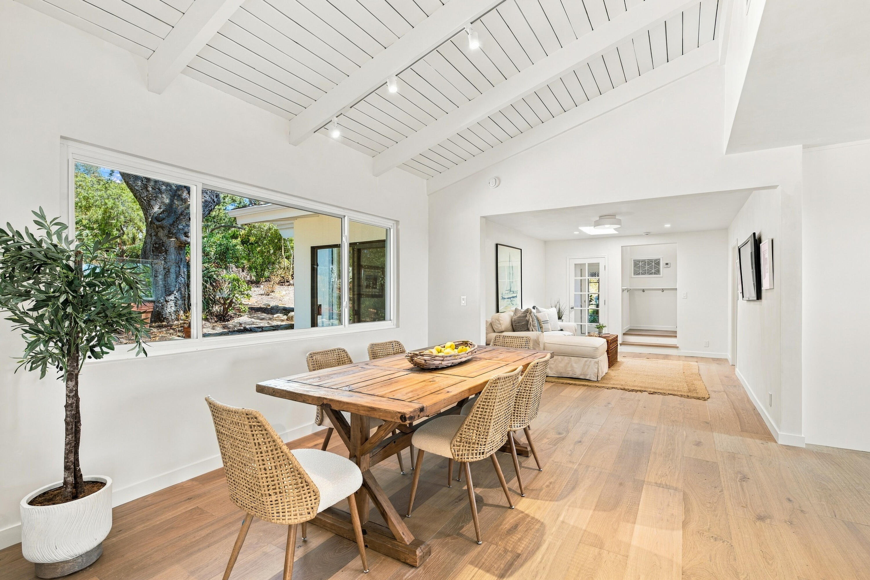 975 Tornoe Road