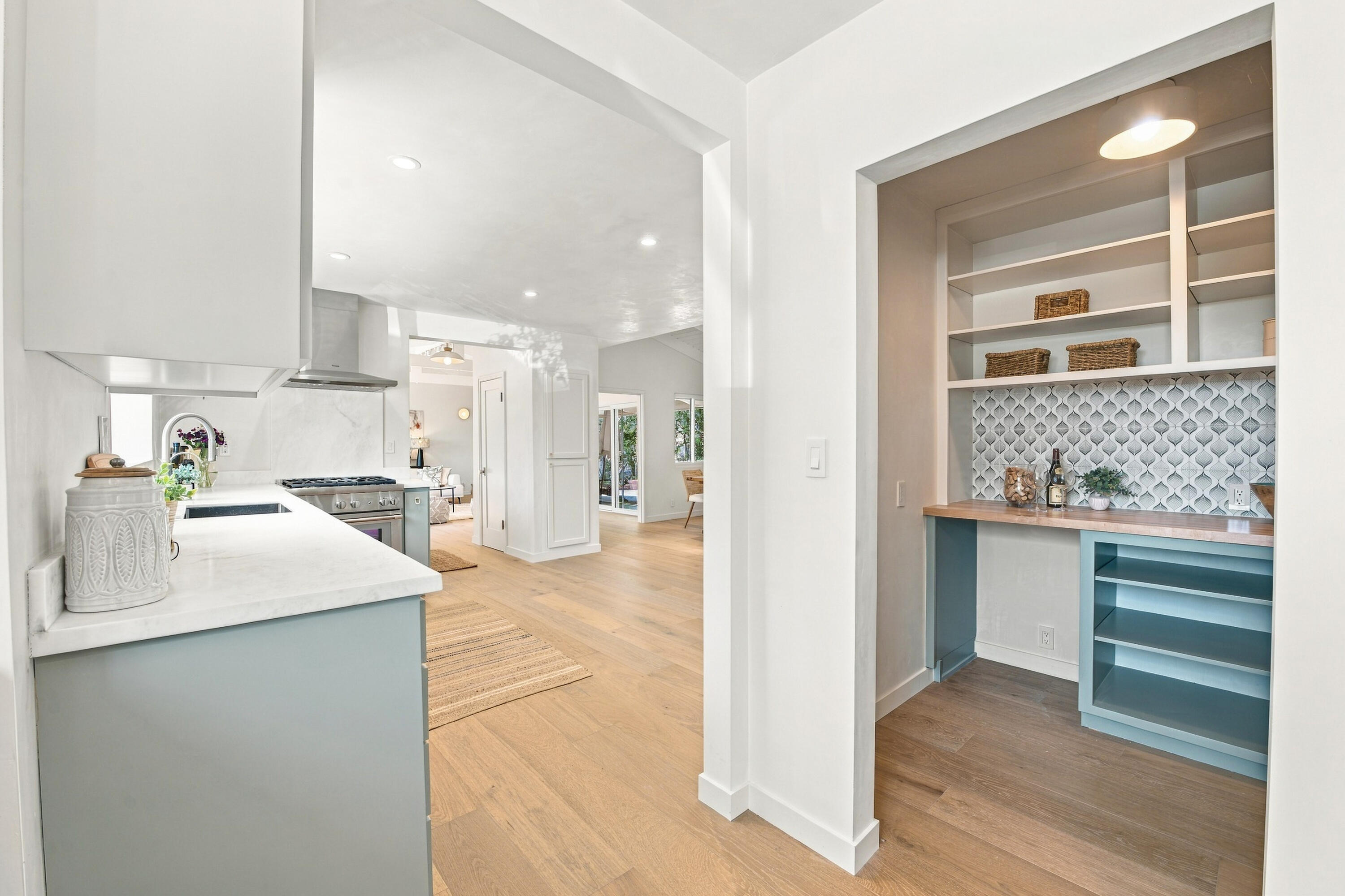 975 Tornoe Road