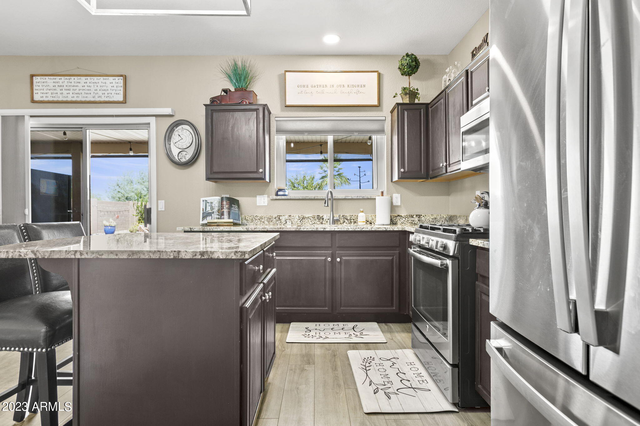 548 E RED ROCK Trail