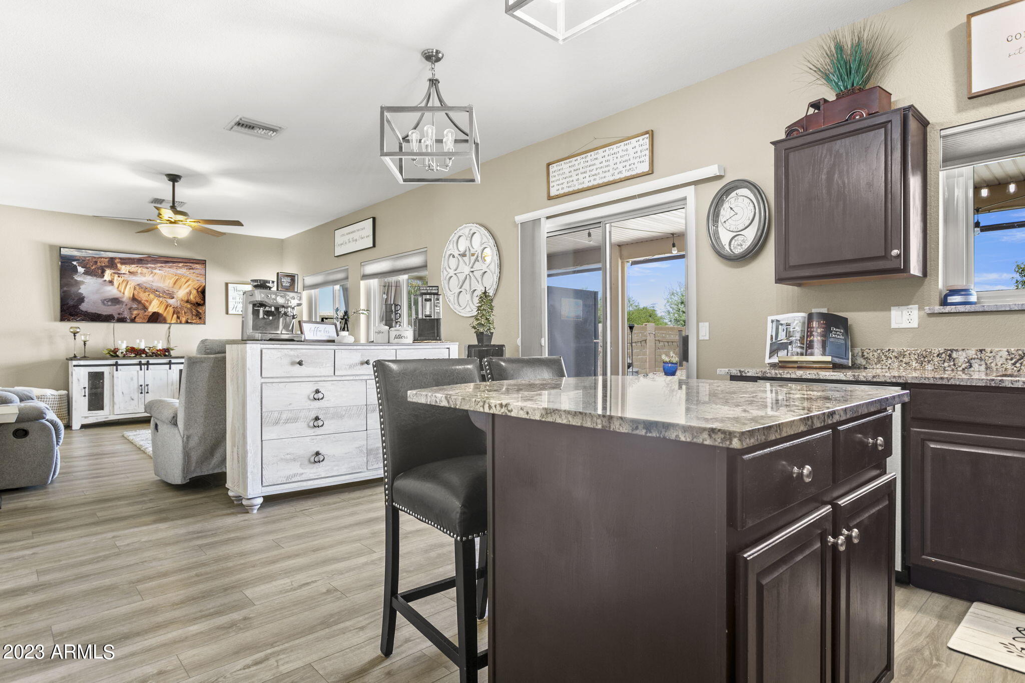 548 E RED ROCK Trail