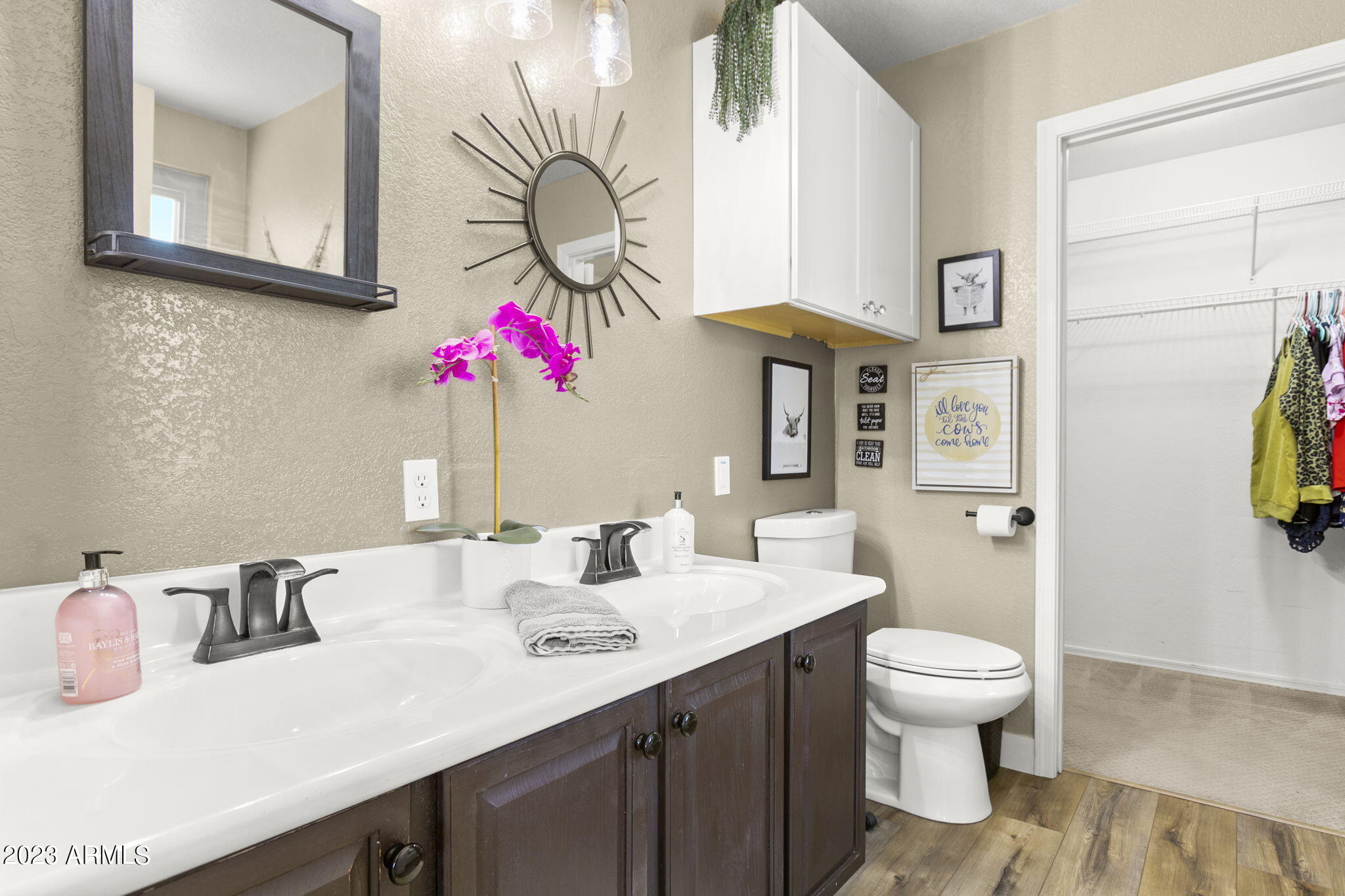 548 E RED ROCK Trail