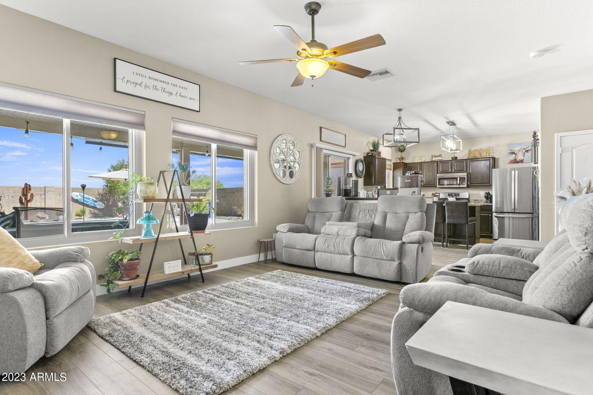 548 E RED ROCK Trail