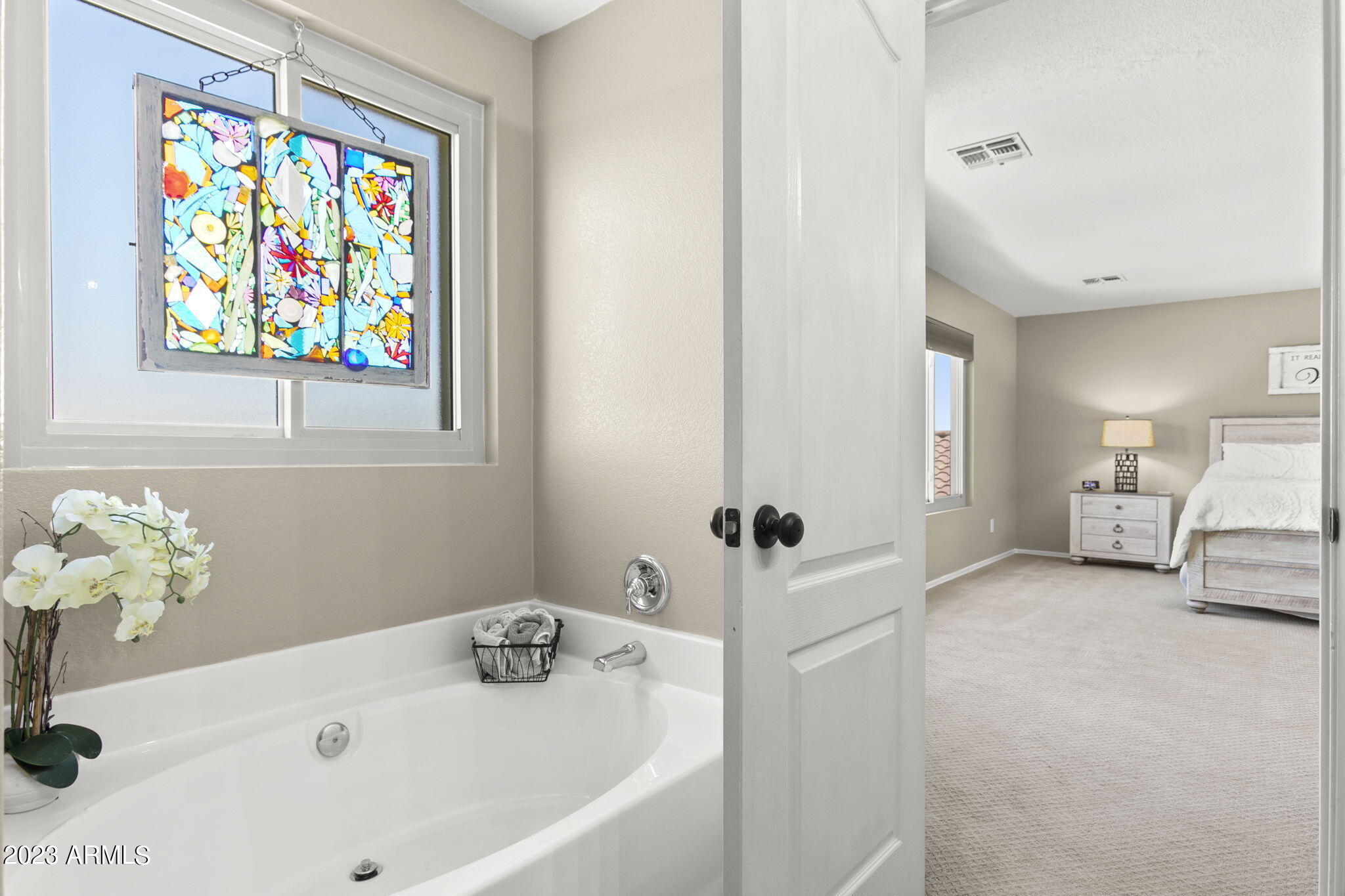 548 E RED ROCK Trail