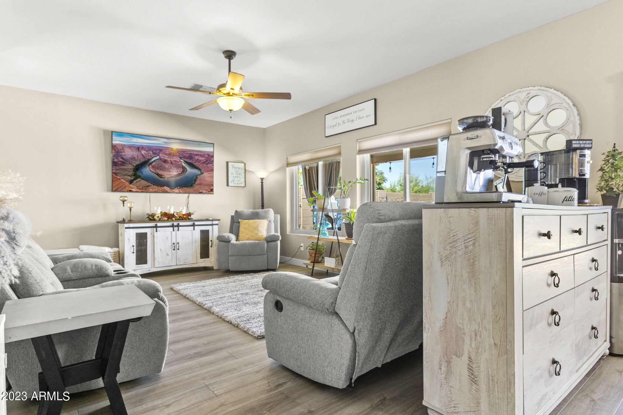 548 E RED ROCK Trail