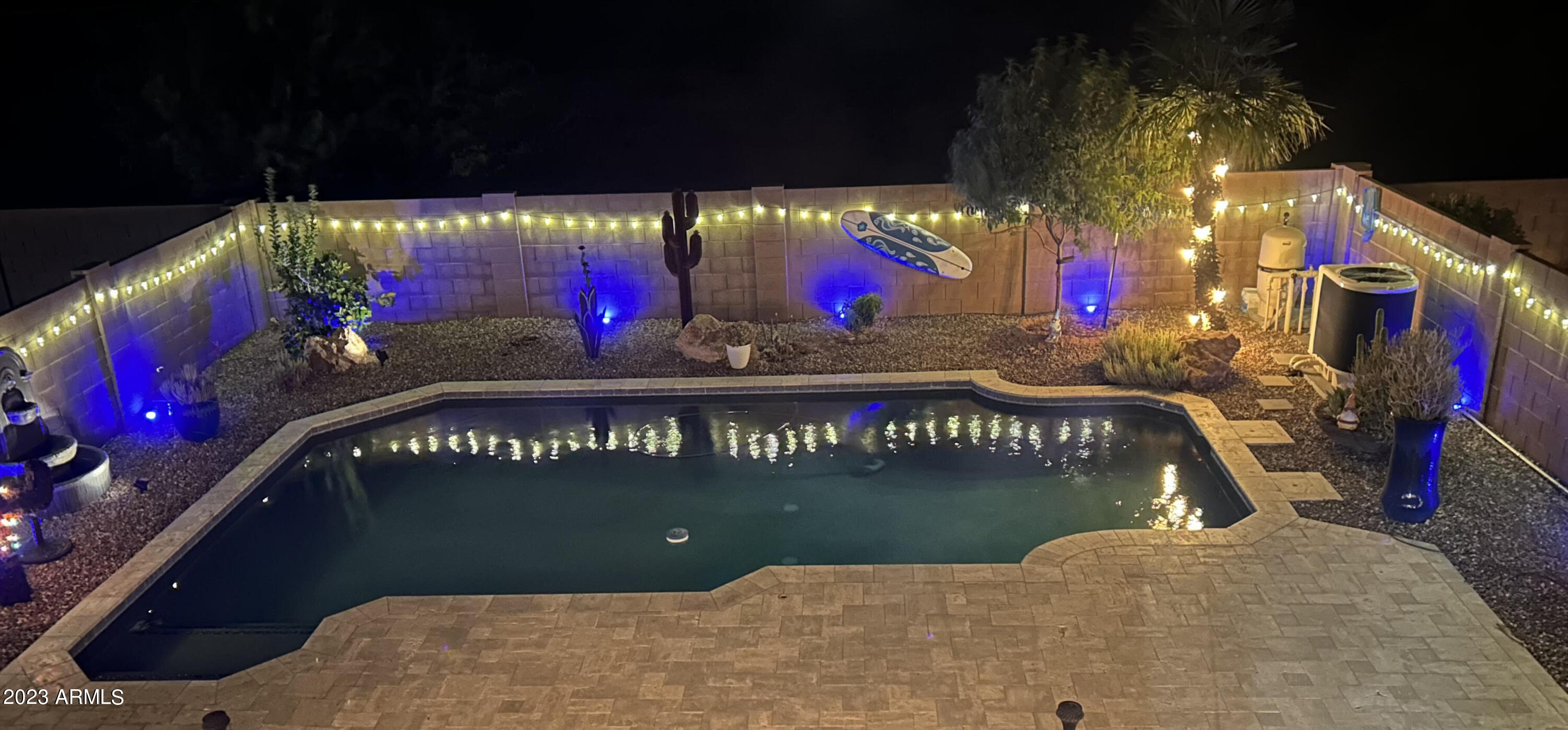 548 E RED ROCK Trail