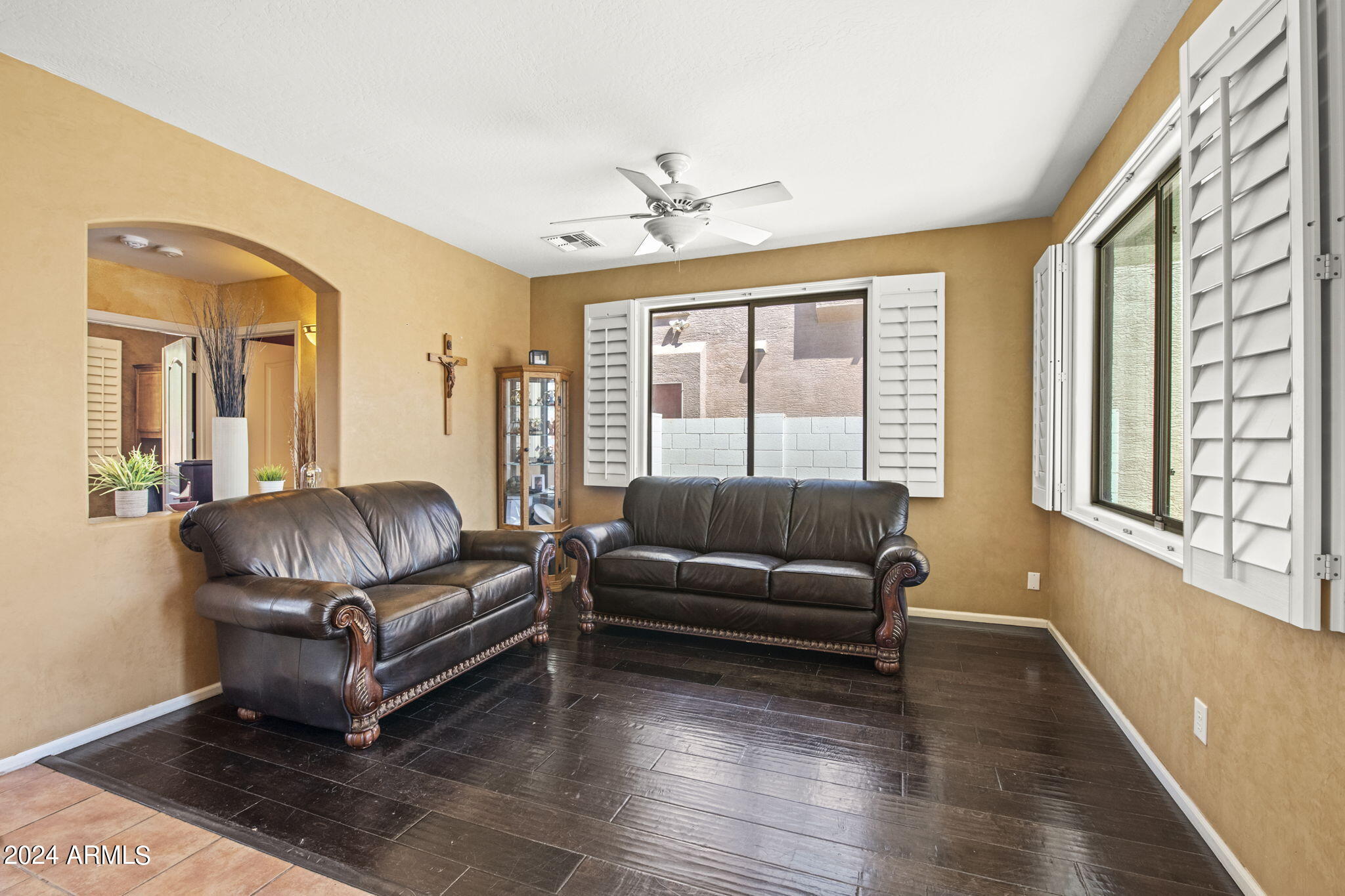 924 W HOLSTEIN Trail