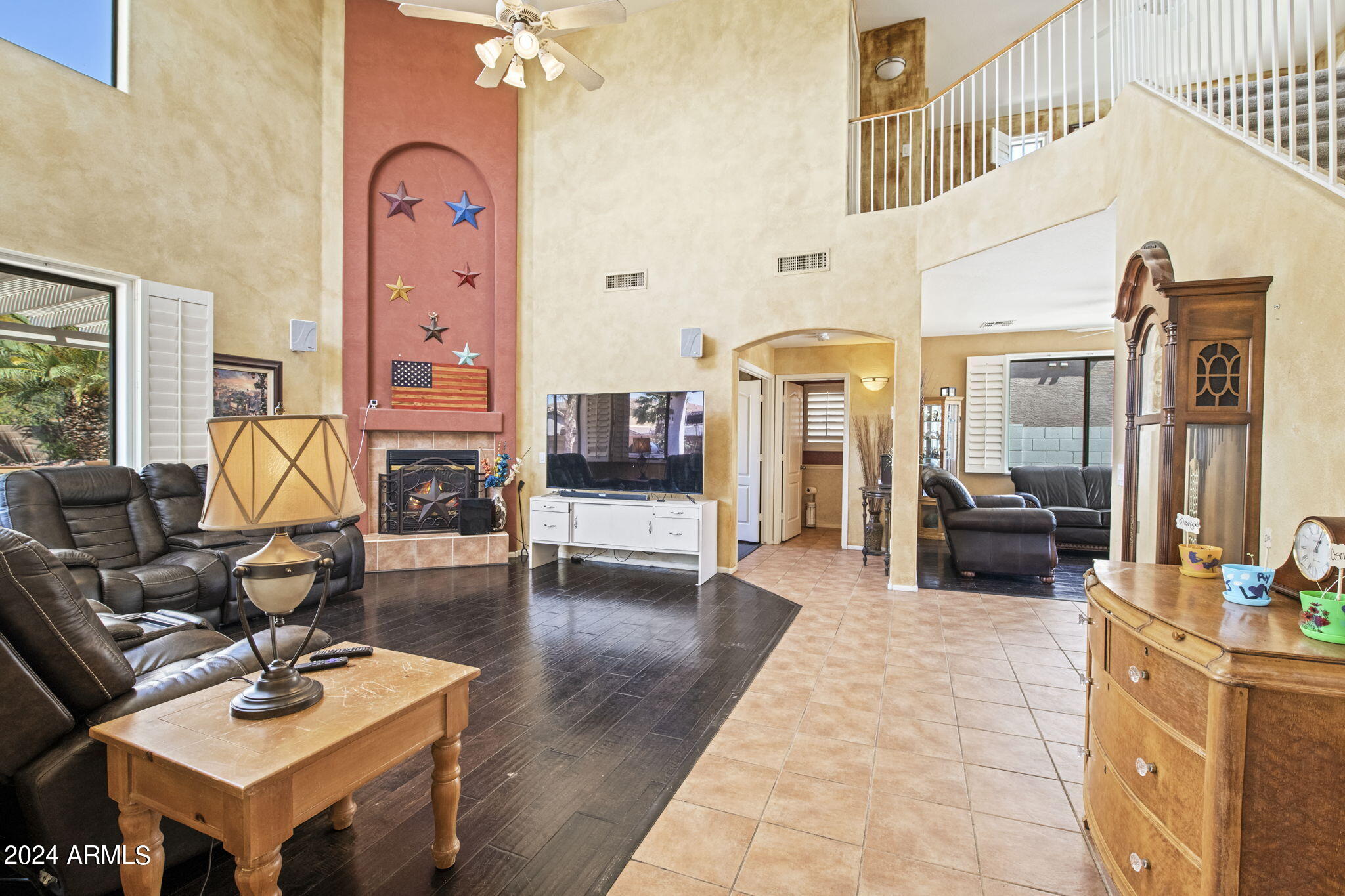 924 W HOLSTEIN Trail