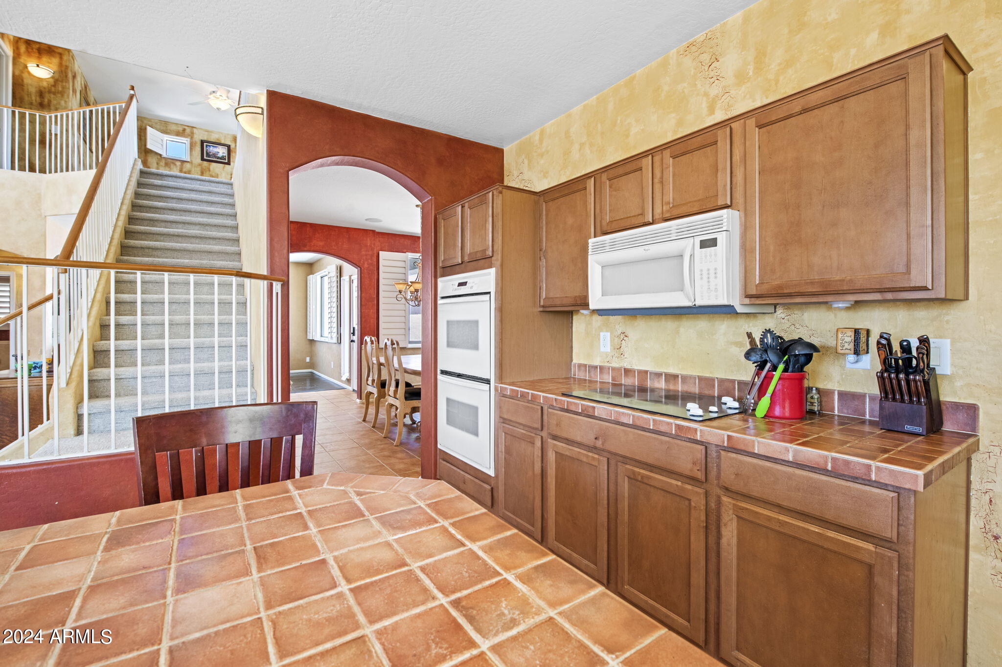 924 W HOLSTEIN Trail