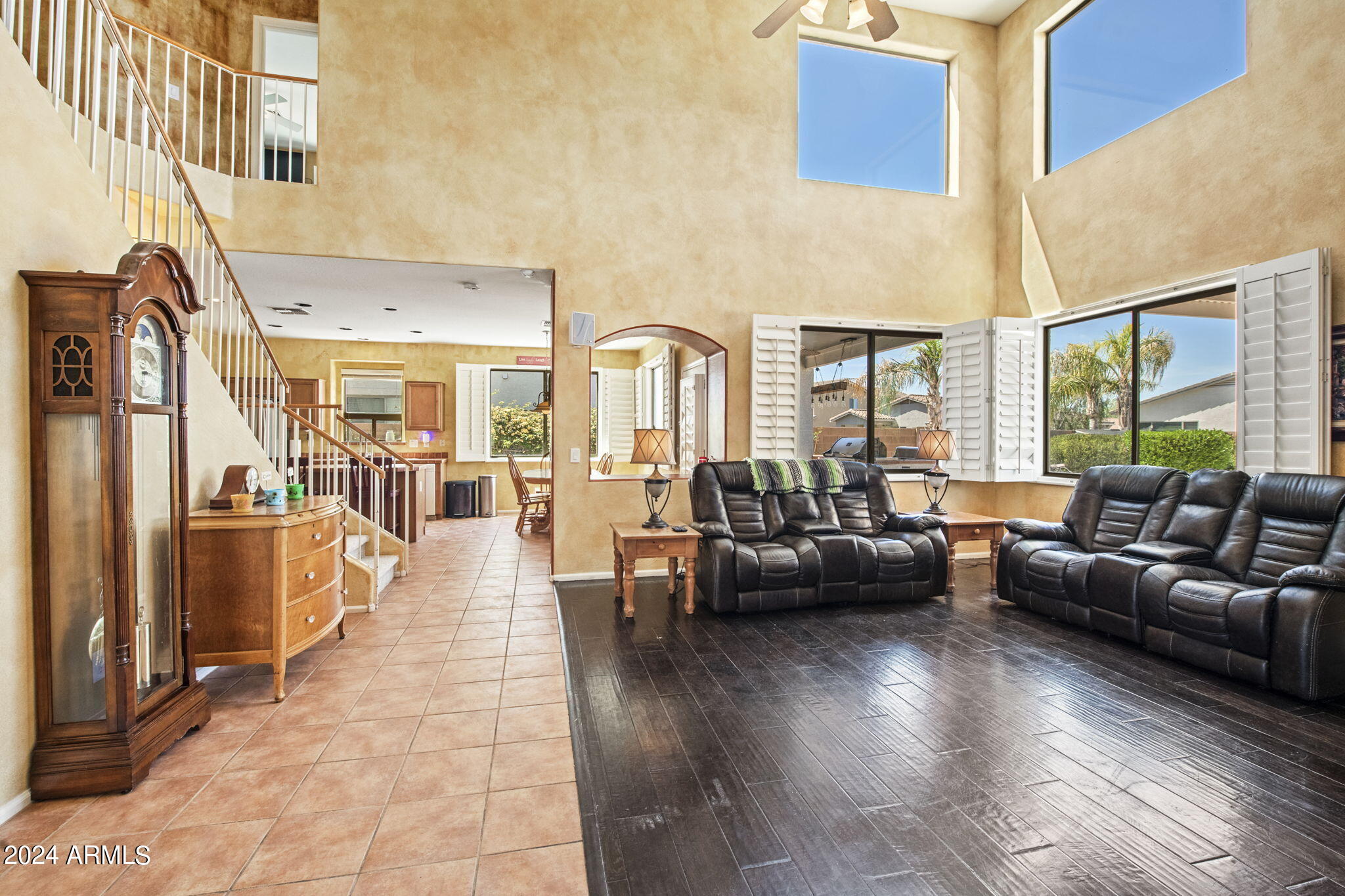 924 W HOLSTEIN Trail