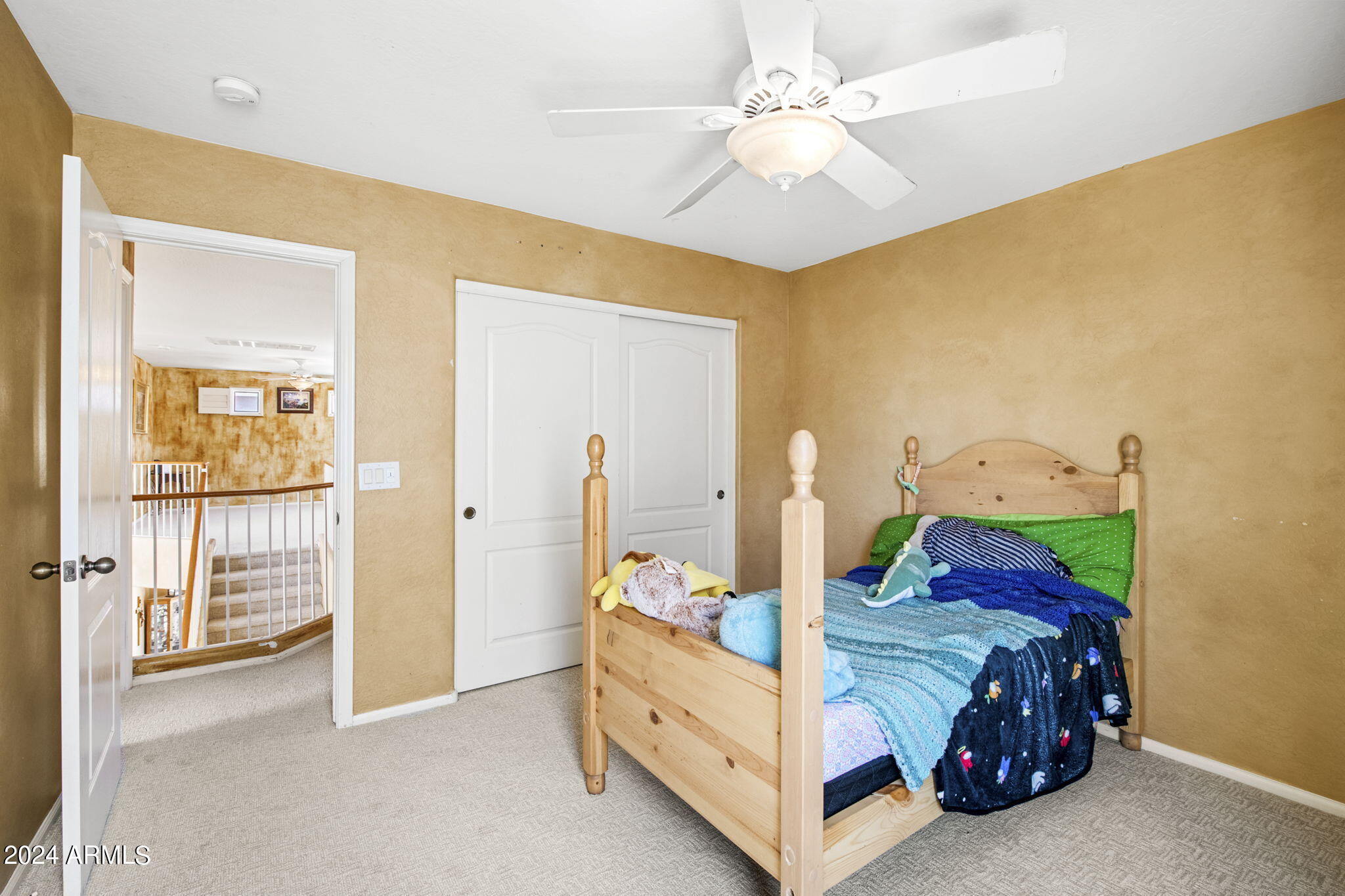 924 W HOLSTEIN Trail
