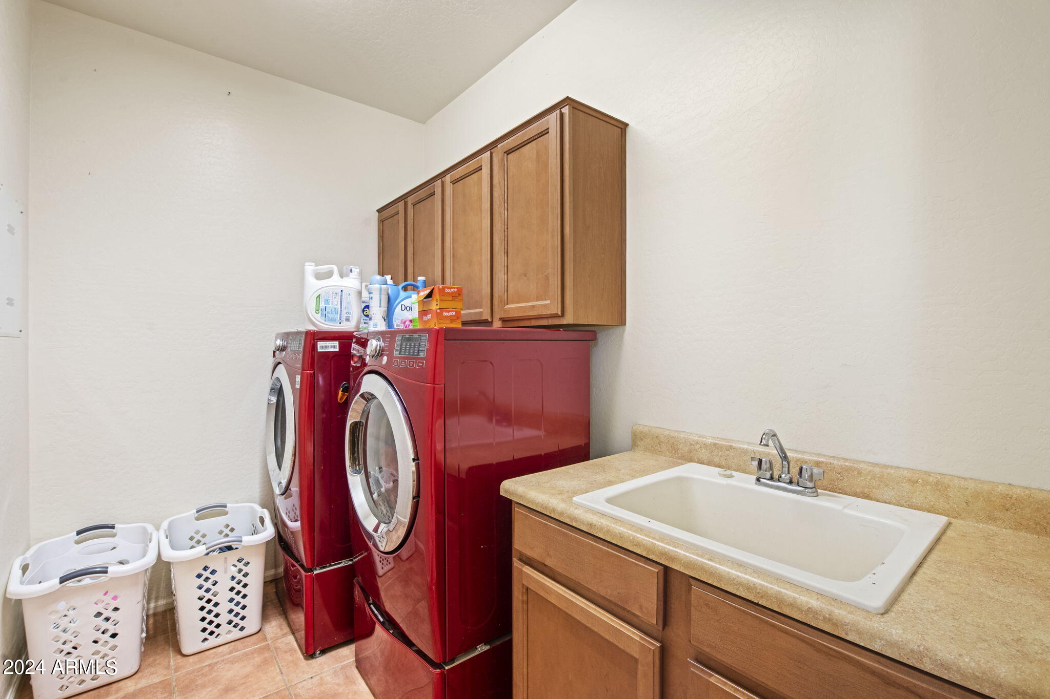 924 W HOLSTEIN Trail