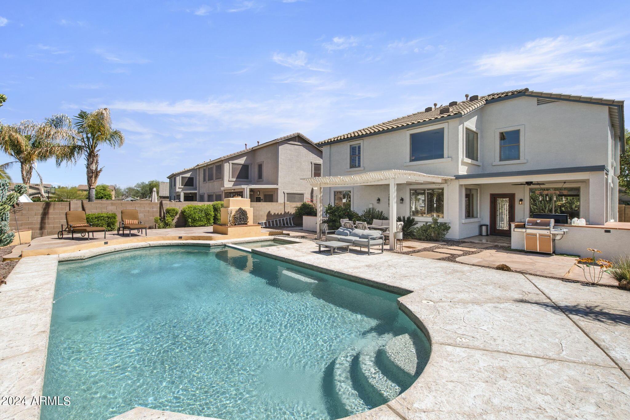 924 W HOLSTEIN Trail