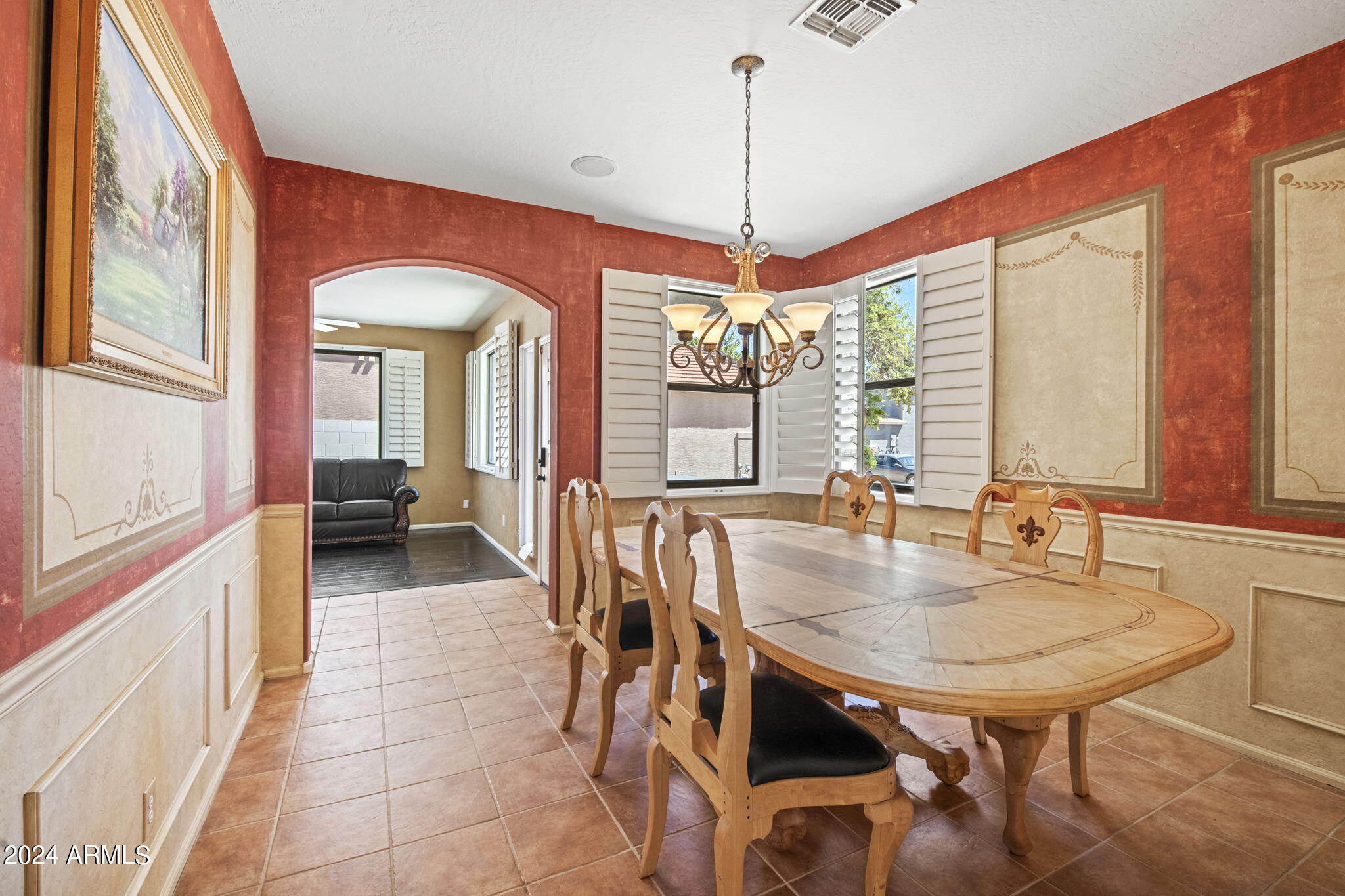 924 W HOLSTEIN Trail