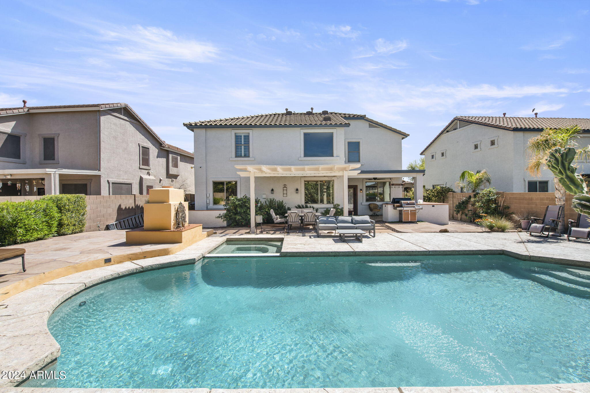 924 W HOLSTEIN Trail