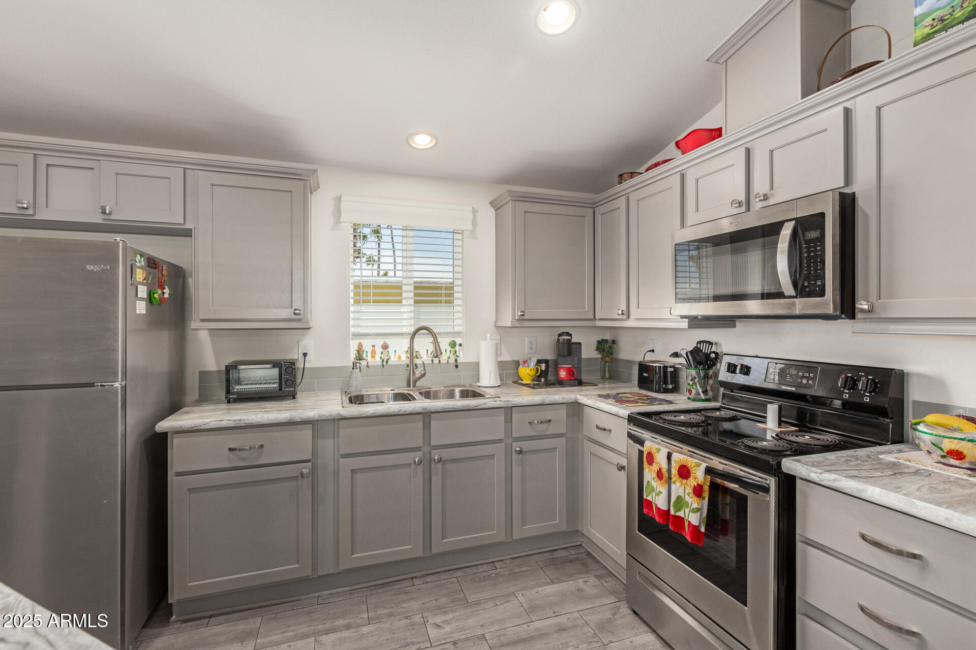 10540 E Apache Trail, 50