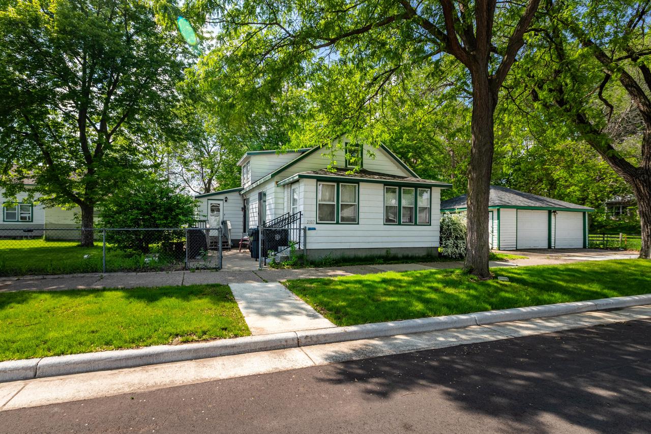 2107 Liberty STREET 803 Moore St