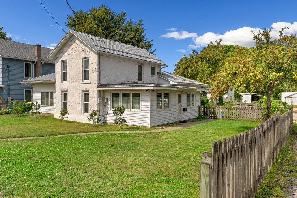 667 East Blackhawk Avenue