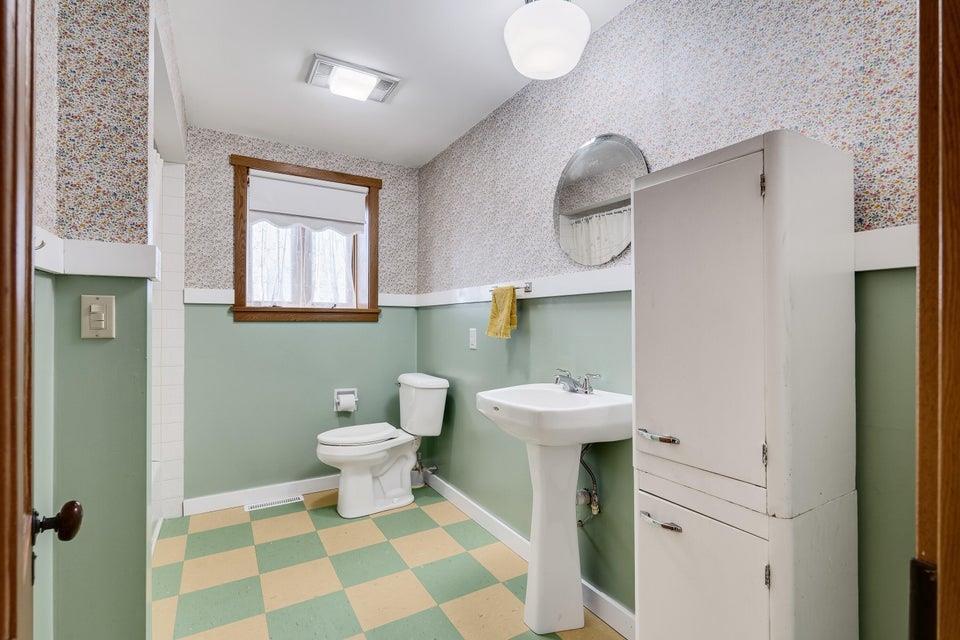 667 East Blackhawk Avenue