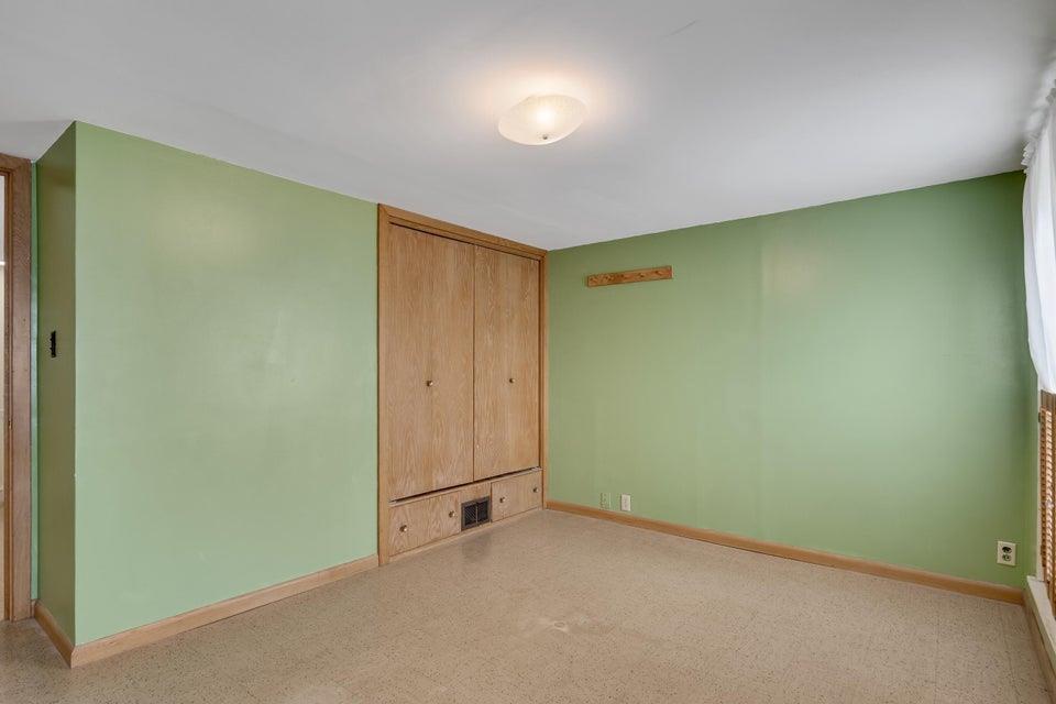 667 East Blackhawk Avenue