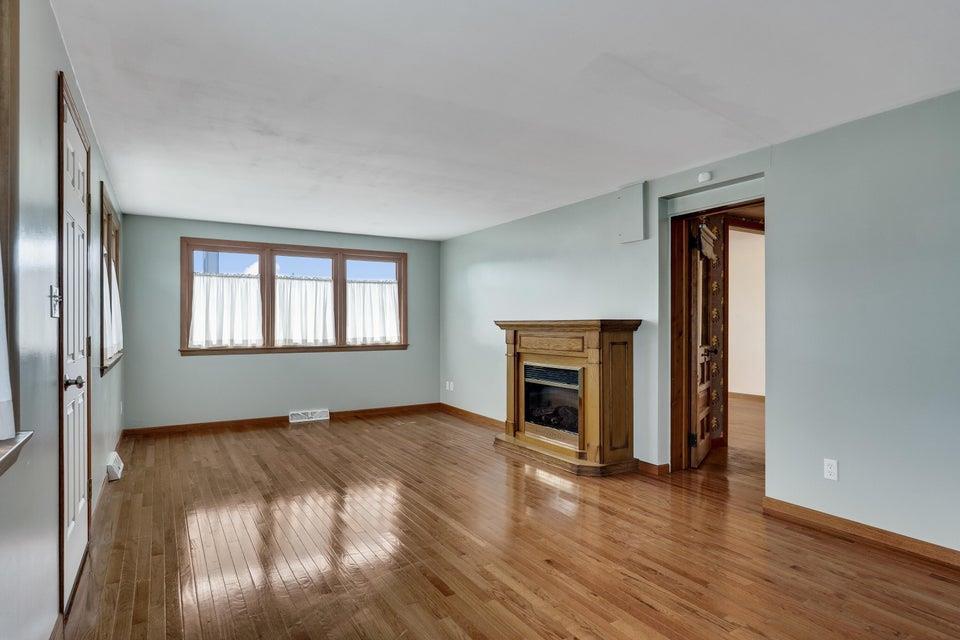 667 East Blackhawk Avenue