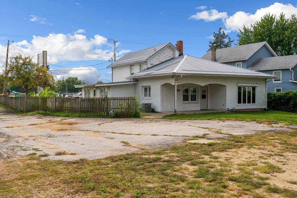 667 East Blackhawk Avenue