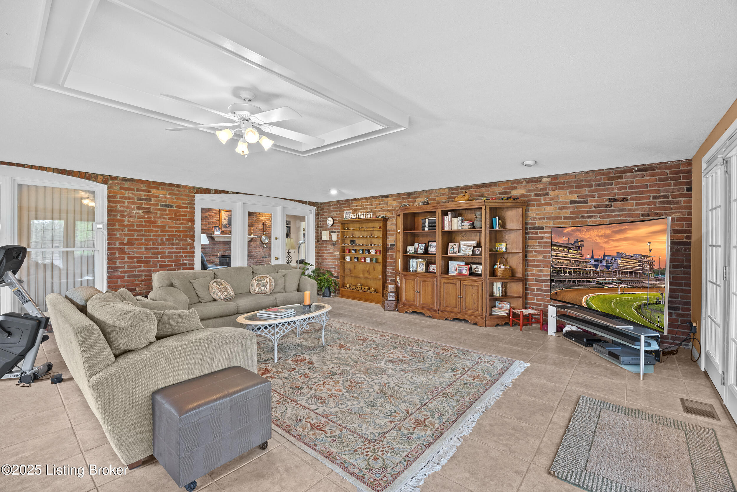 400 Edinburgh Pl, Louisville