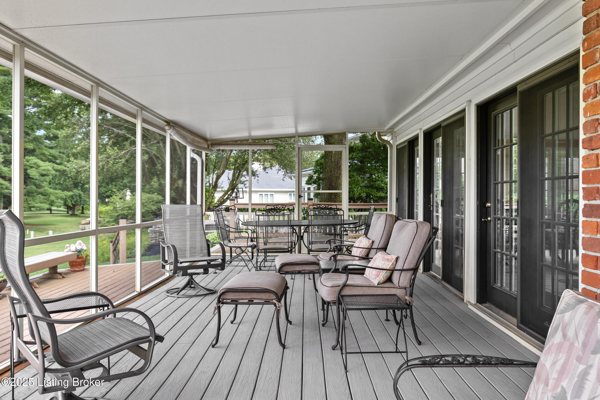 400 Edinburgh Pl, Louisville