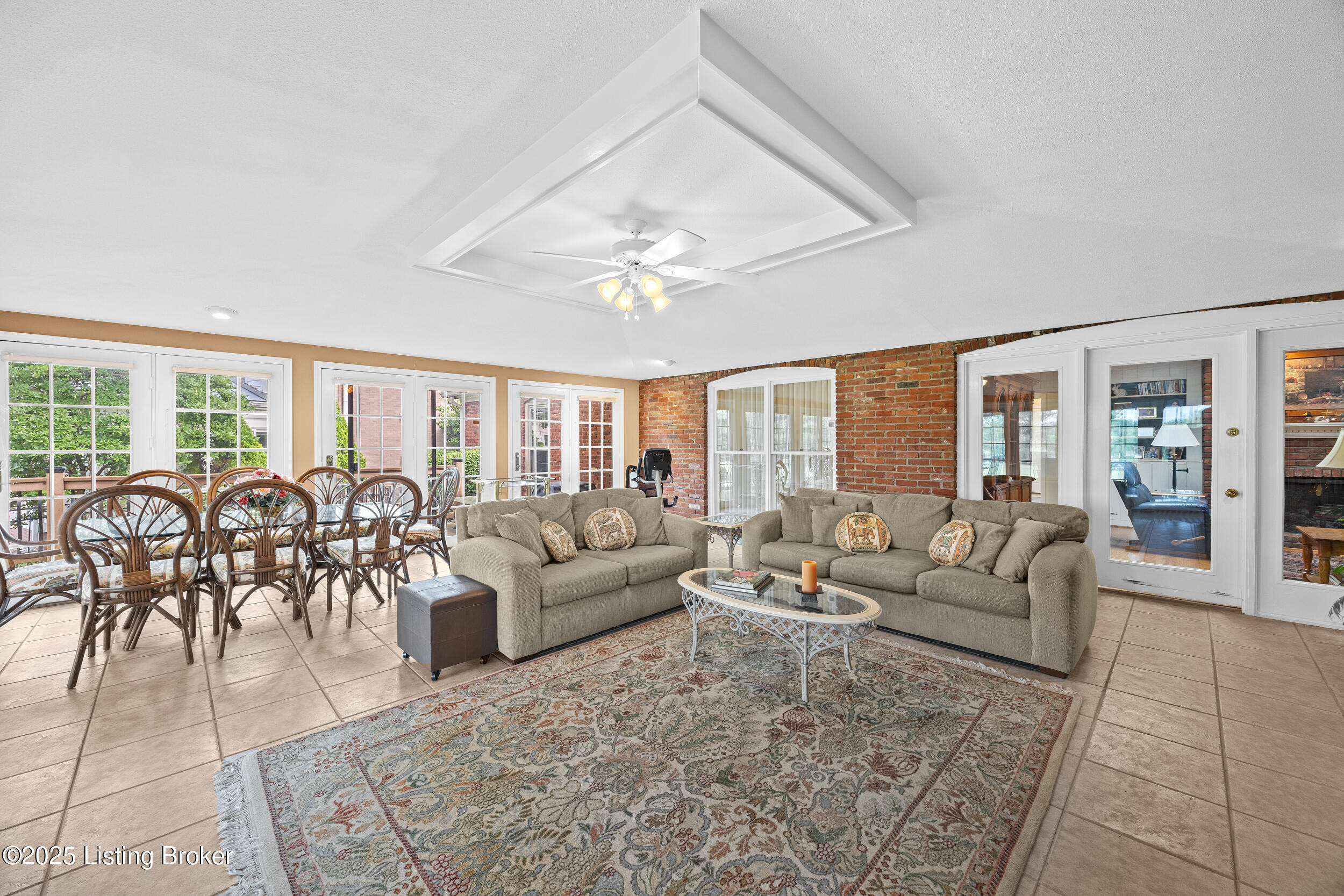 400 Edinburgh Pl, Louisville