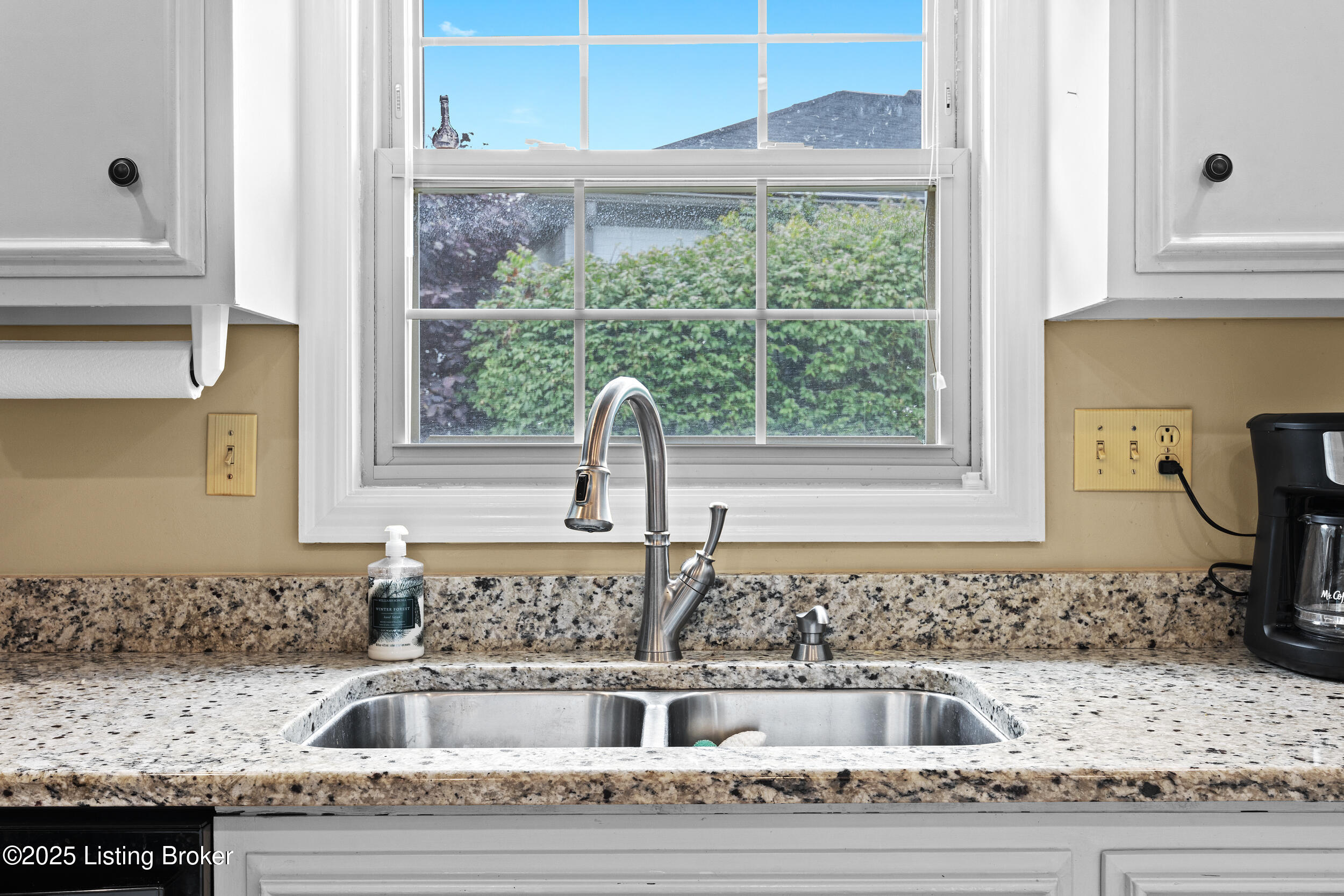 400 Edinburgh Pl, Louisville