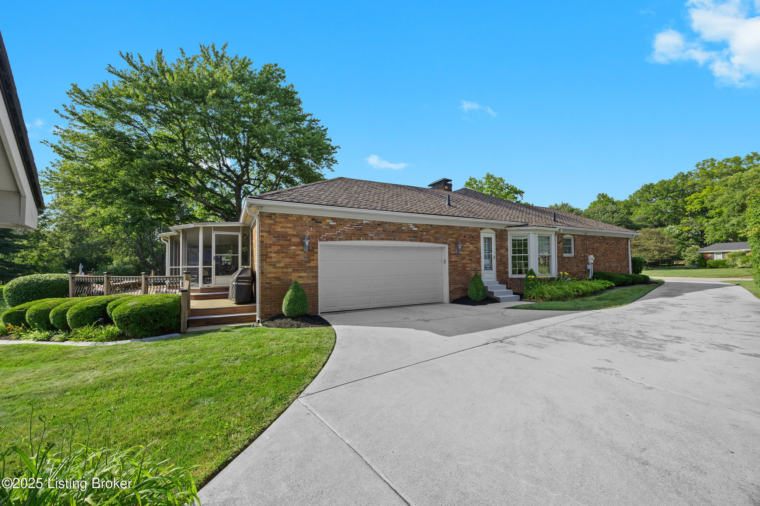 400 Edinburgh Pl, Louisville