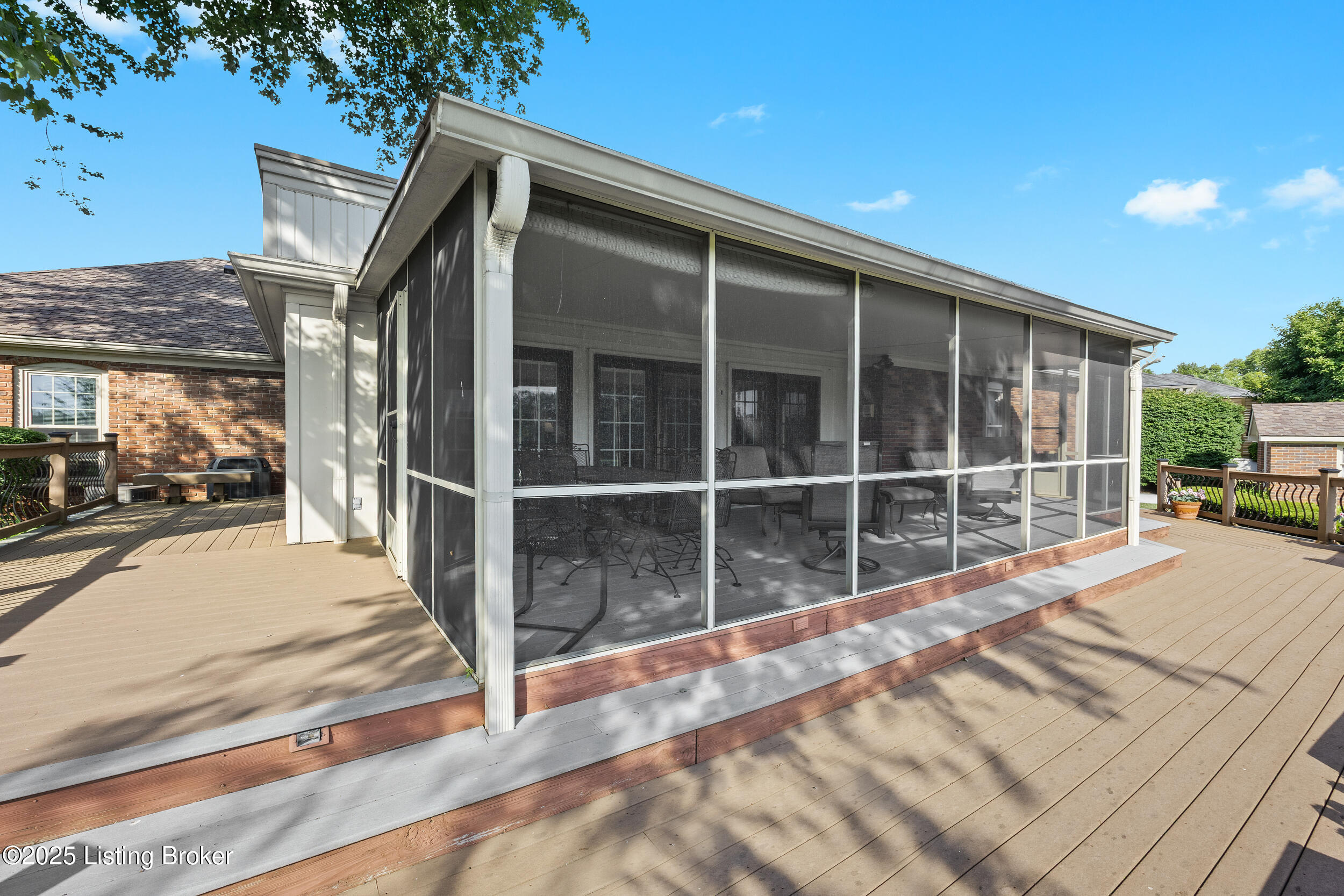 400 Edinburgh Pl, Louisville