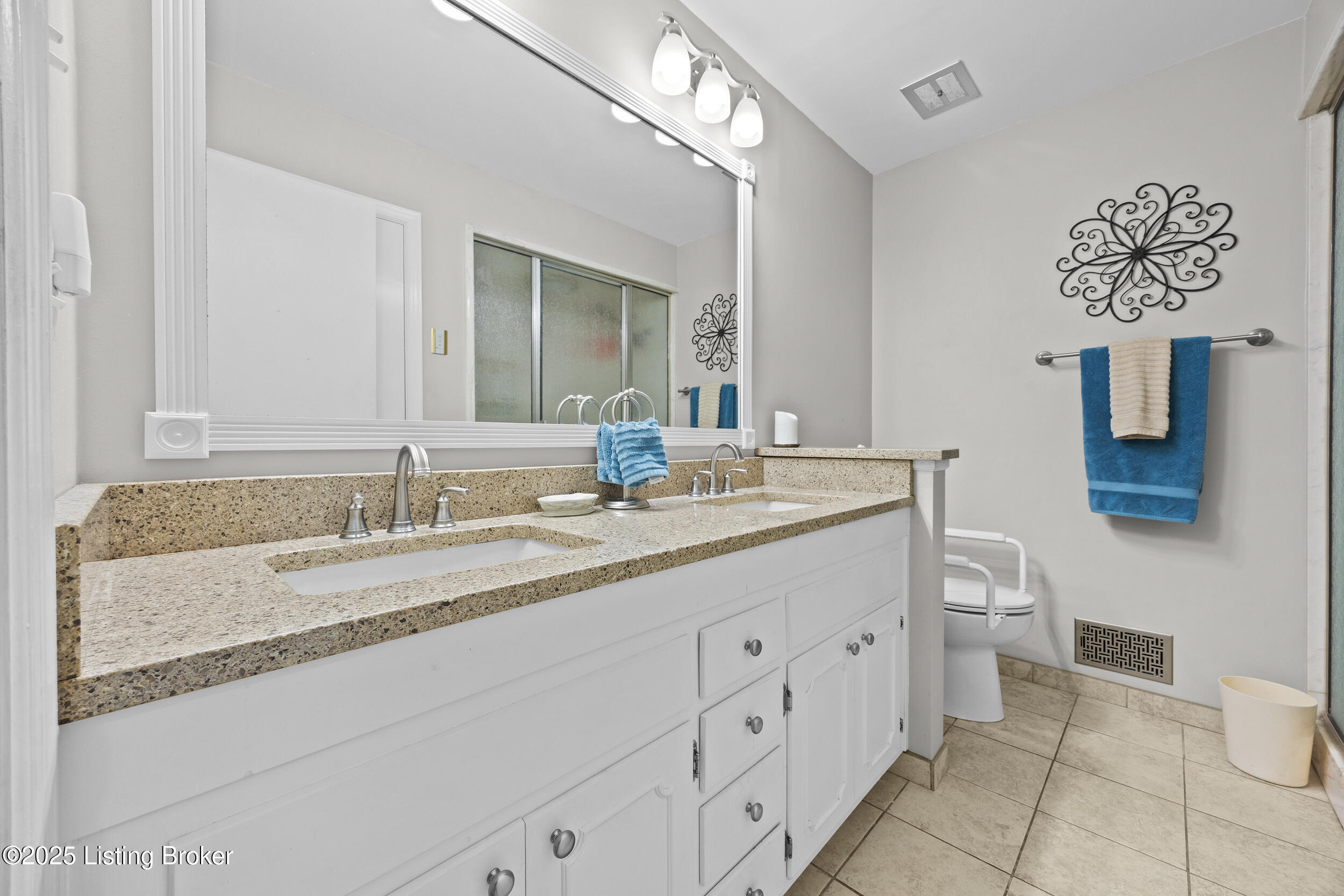 400 Edinburgh Pl, Louisville