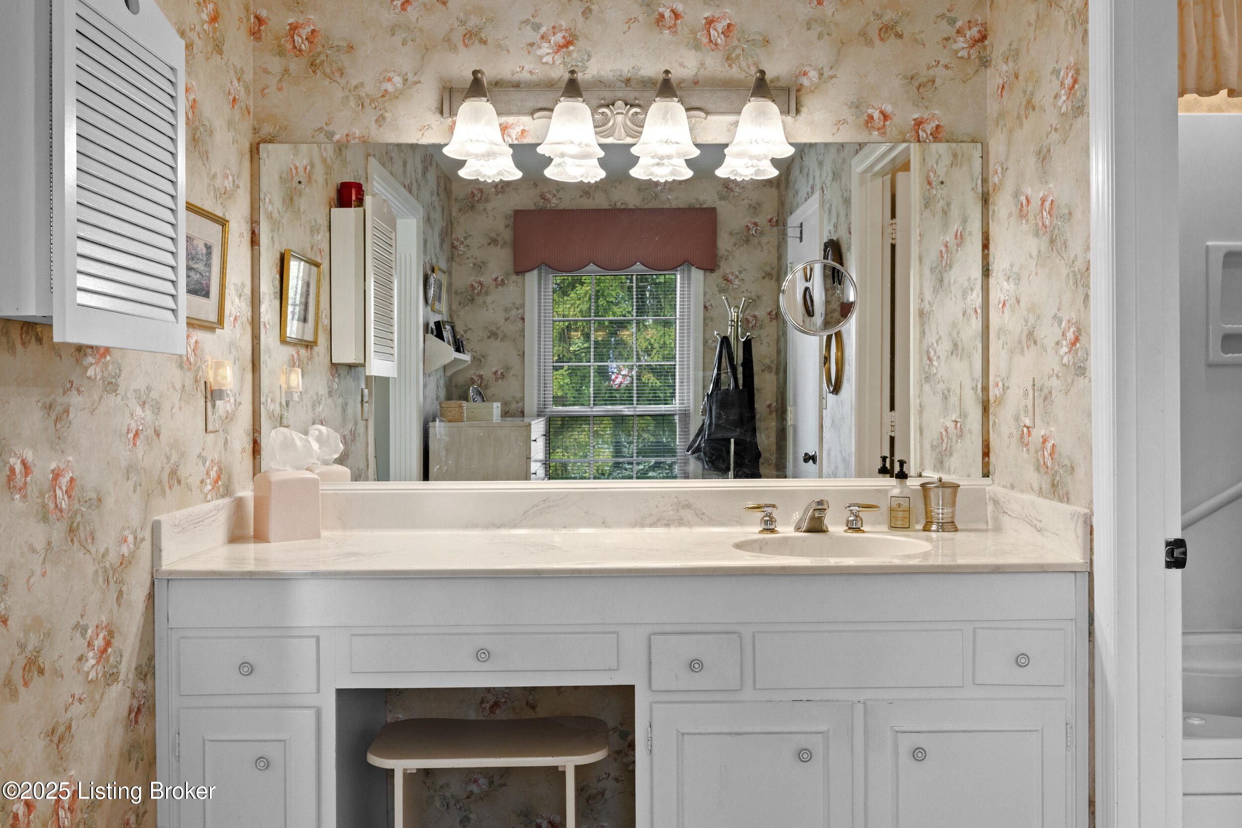 400 Edinburgh Pl, Louisville