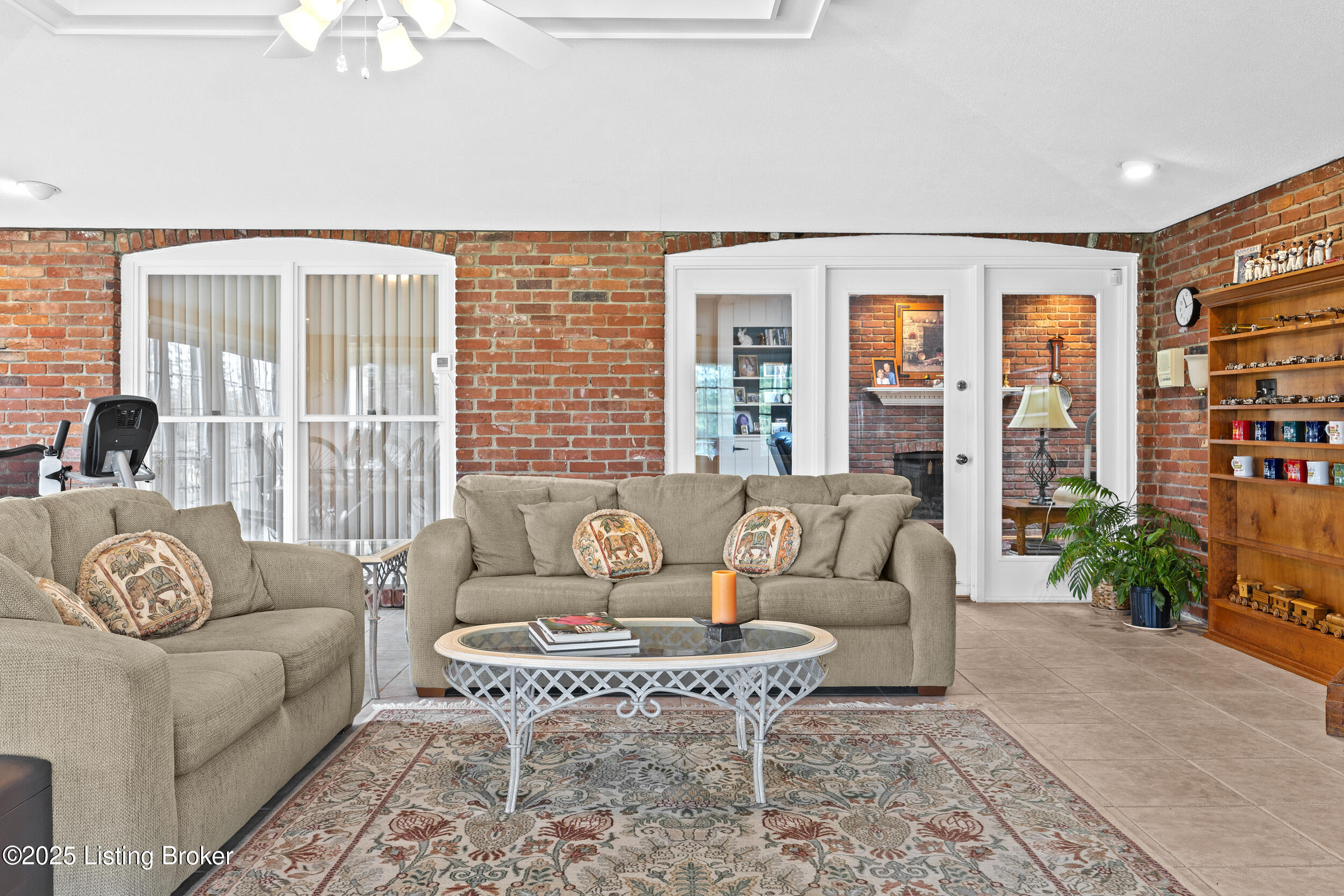 400 Edinburgh Pl, Louisville