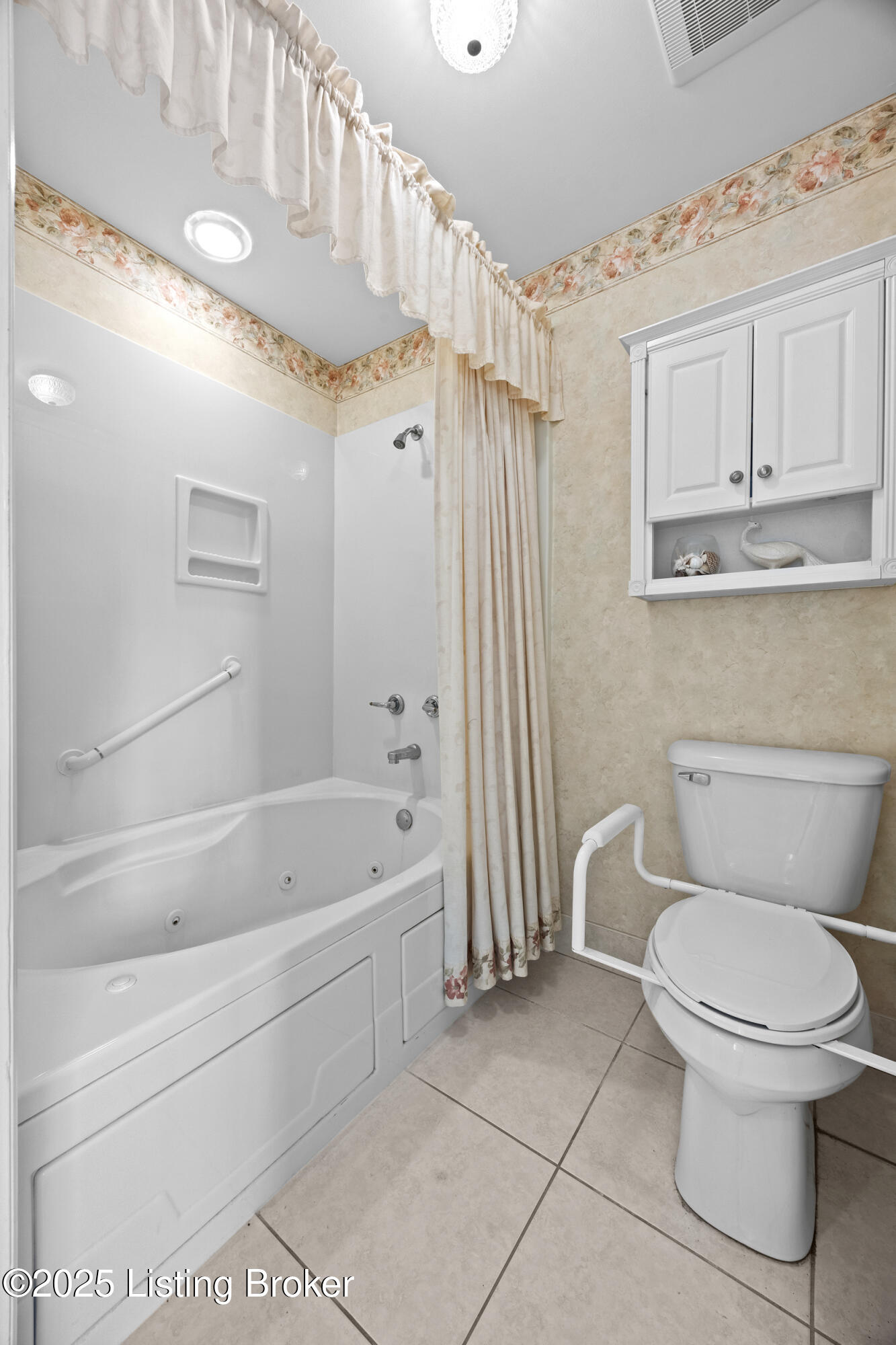 400 Edinburgh Pl, Louisville