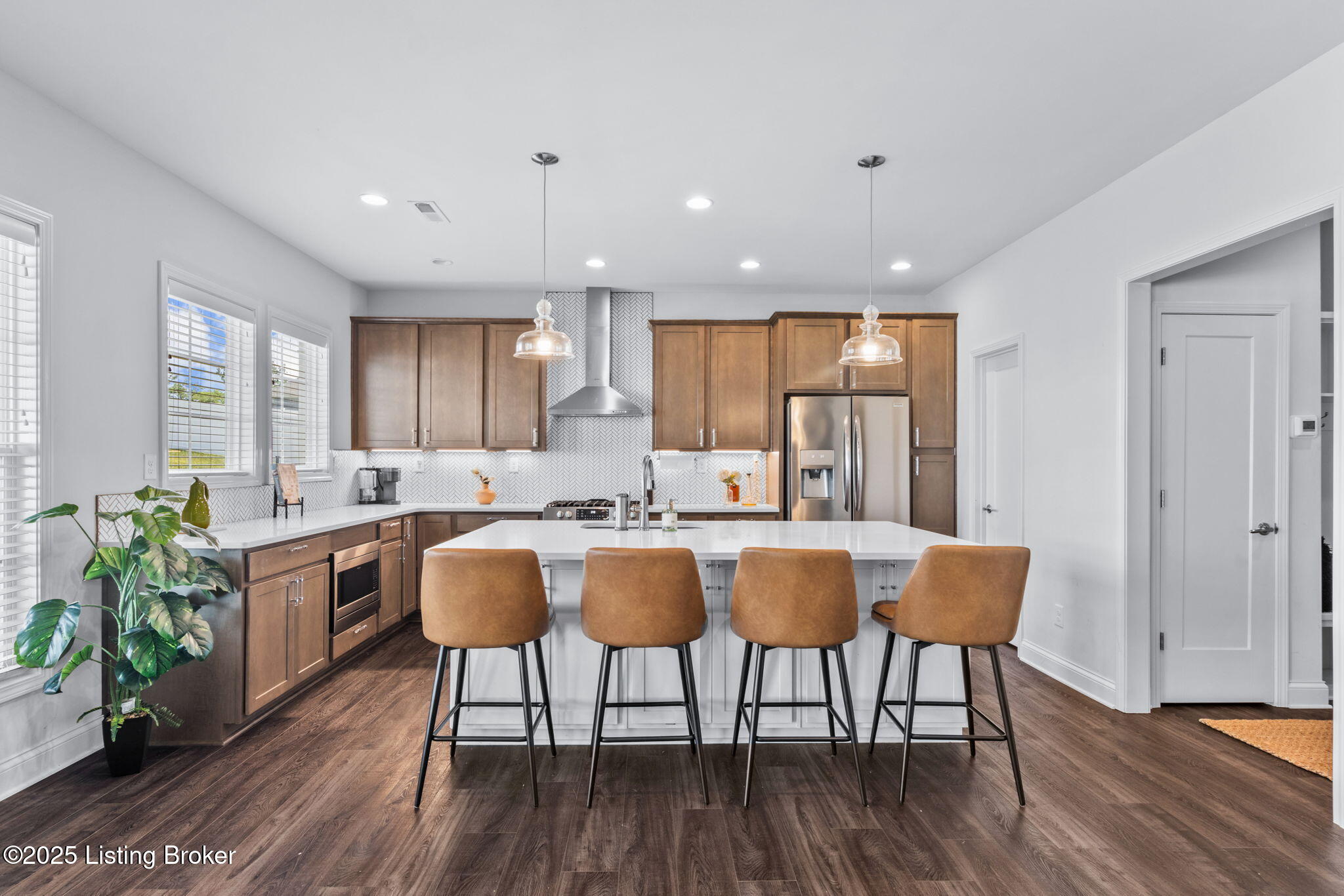16215 Spitfire Lake