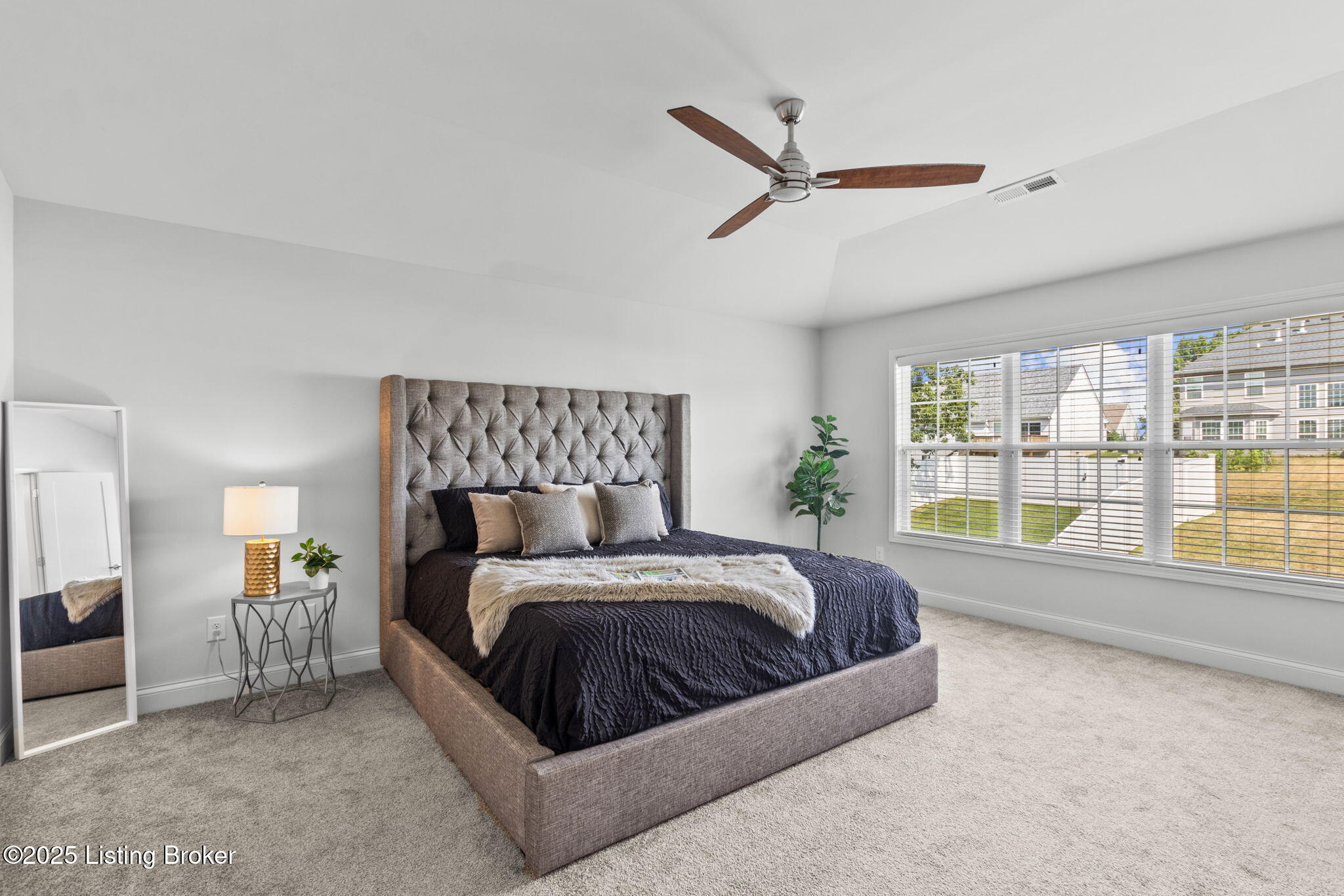 16215 Spitfire Lake