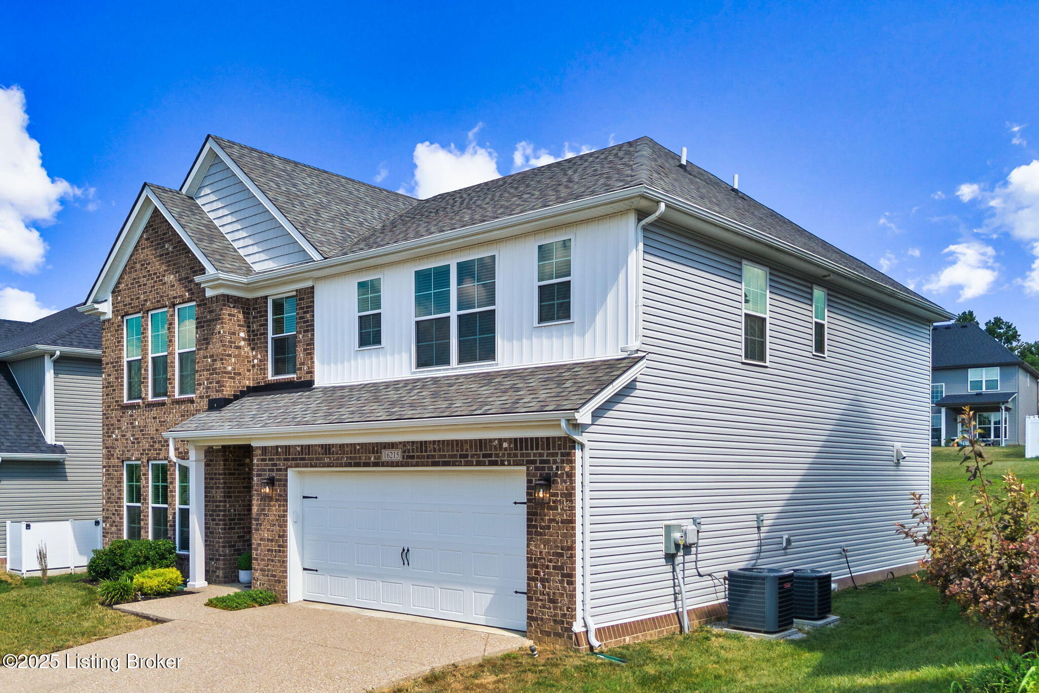 16215 Spitfire Lake